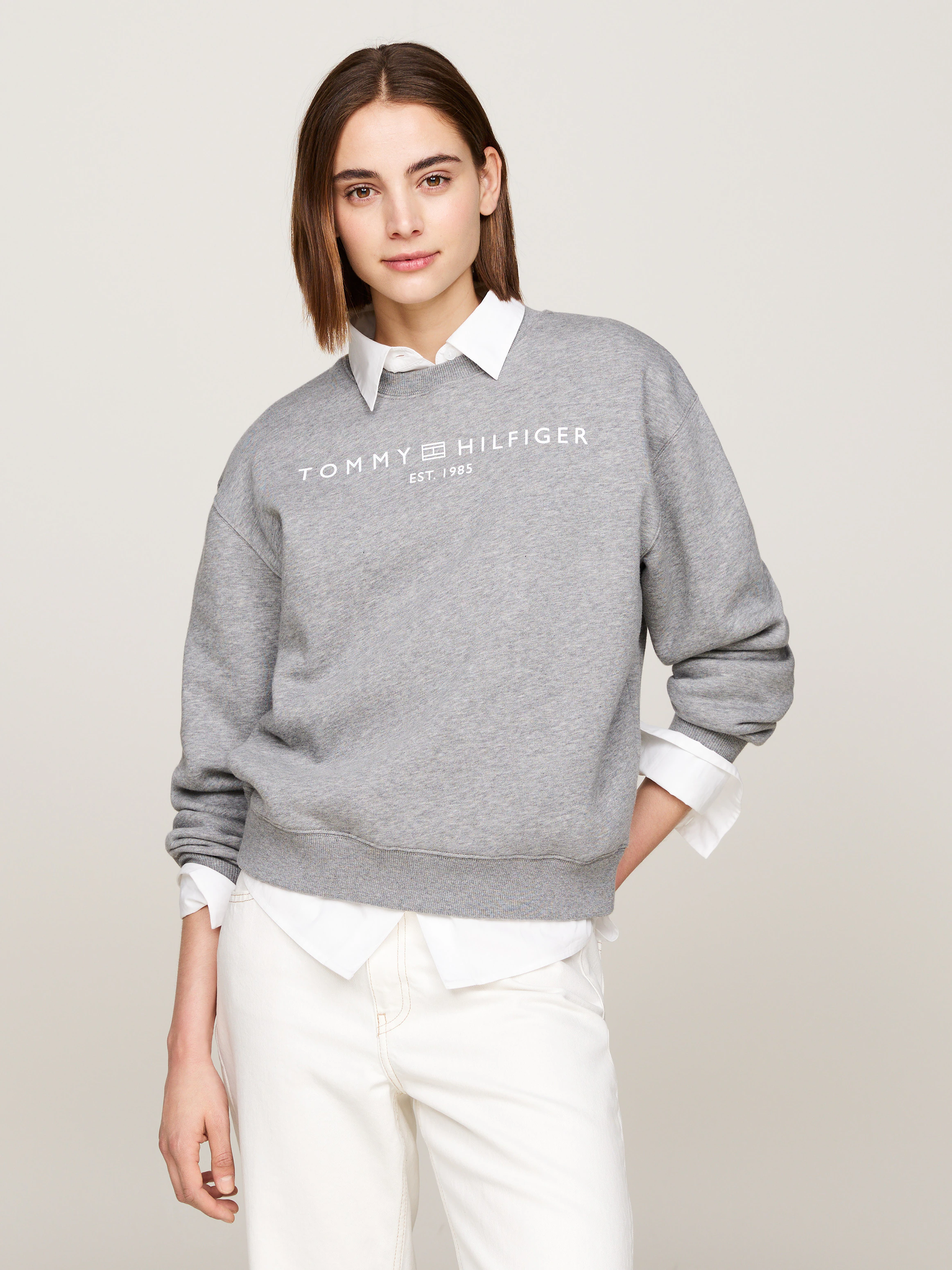 Tommy Hilfiger Sweatshirt MDRN REG CORP LOGO C-NK SWTSHRT mit Logoschriftzu günstig online kaufen