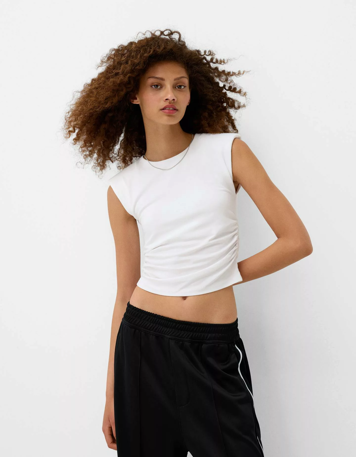 Bershka T-Shirt Mit Schulterpolstern Damen Xs Rohweiß günstig online kaufen