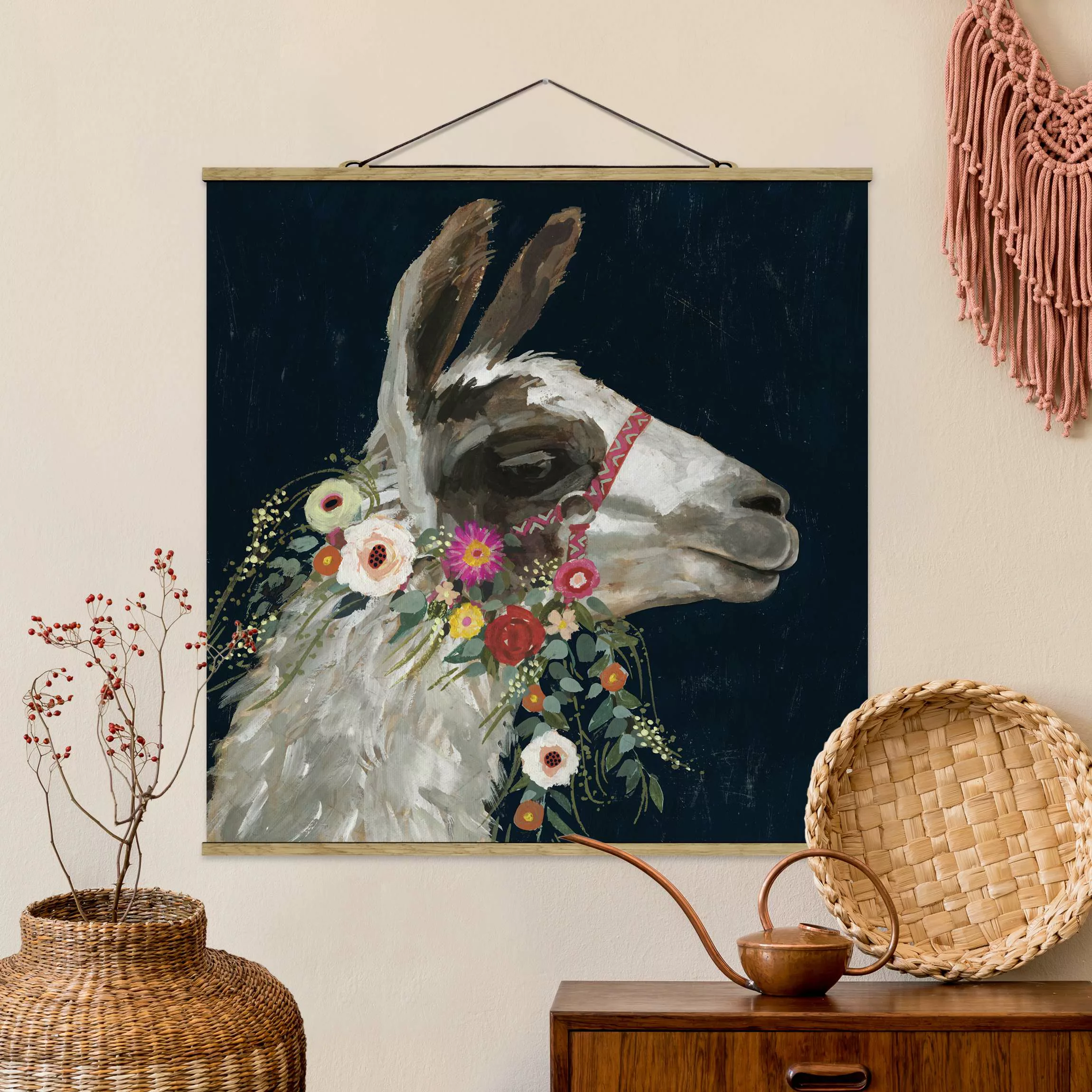 Stoffbild Tiere mit Posterleisten - Quadrat Lama mit Blumenschmuck I günstig online kaufen
