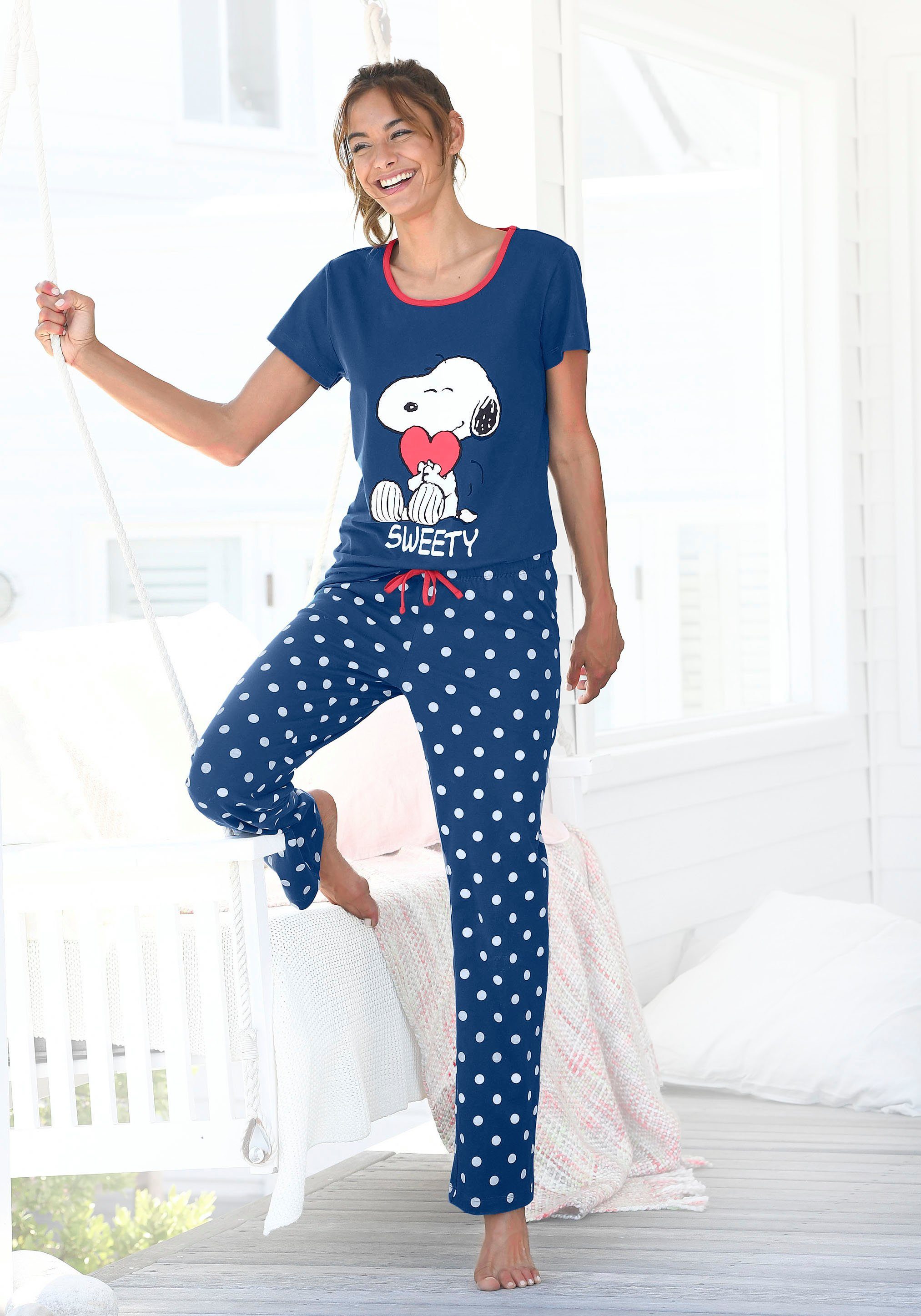 Peanuts Pyjama, (2 tlg.), mit Snoopy-Druck und Pünktchen-Hose günstig online kaufen