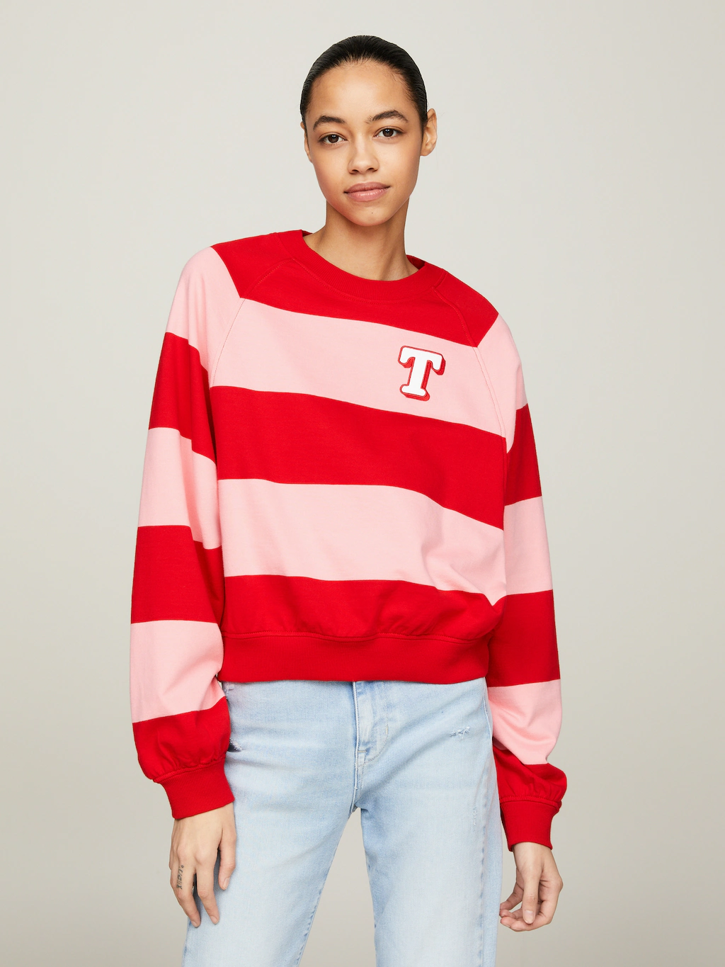 Tommy Jeans Sweatshirt TJW RLX LETTERMAN STRP CREW EXT mit allover Colorblo günstig online kaufen