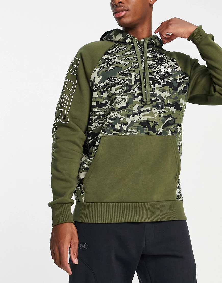 Under Armour – Rival – Kapuzenpullover mit Military-Muster und Logo-Schrift günstig online kaufen