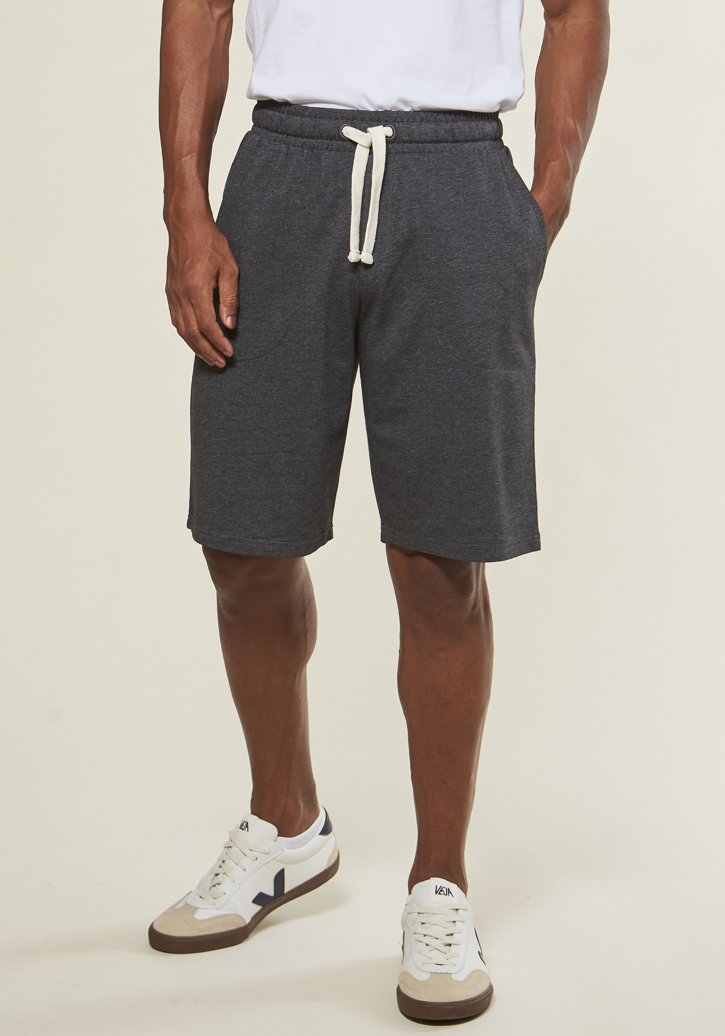 KangaROOS Sweatshorts, seitliche Taschen, kontrast Bänder günstig online kaufen