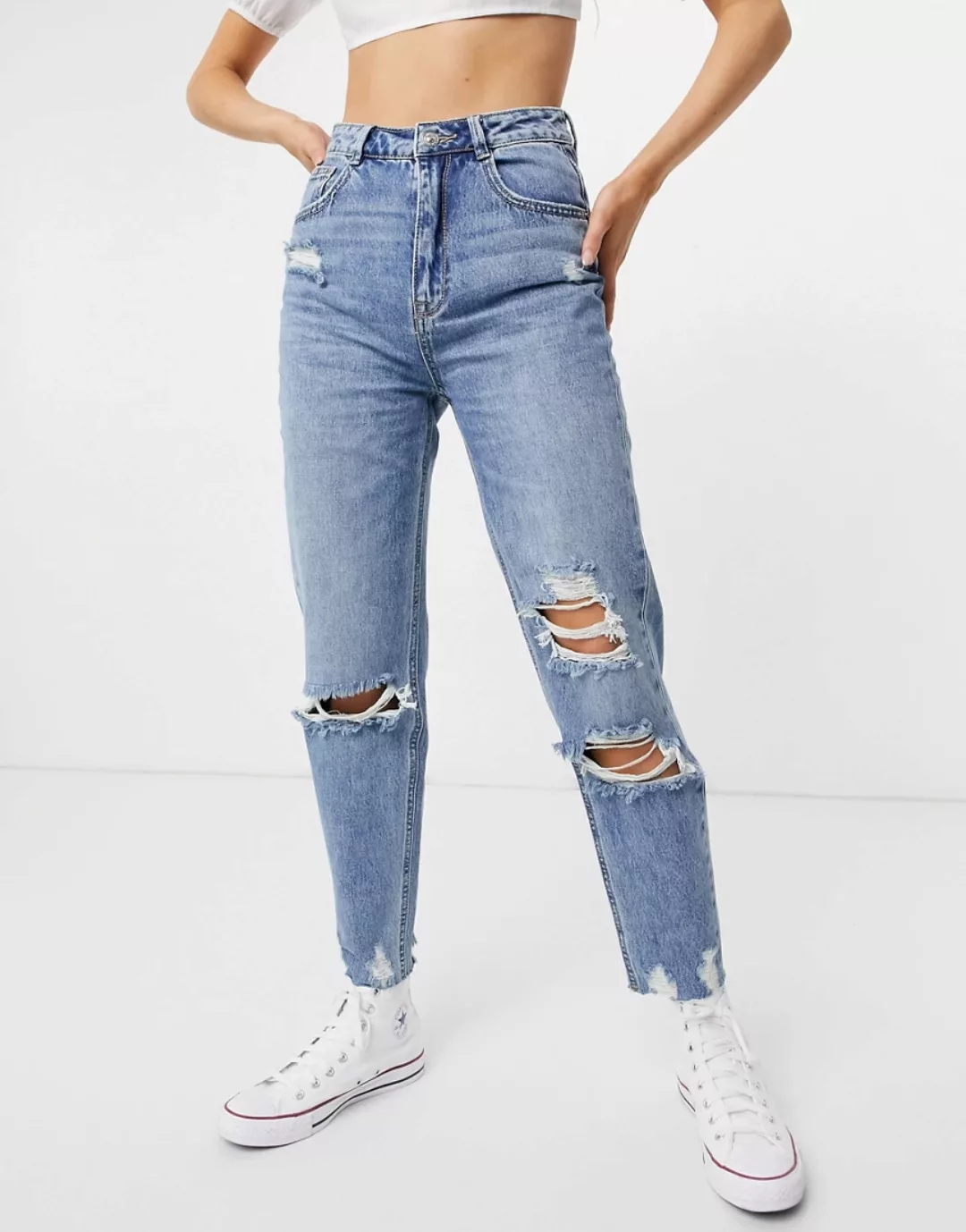 Pimkie – Mom-Jeans aus recycelter Baumwolle in Blau mit Zierrissen günstig online kaufen