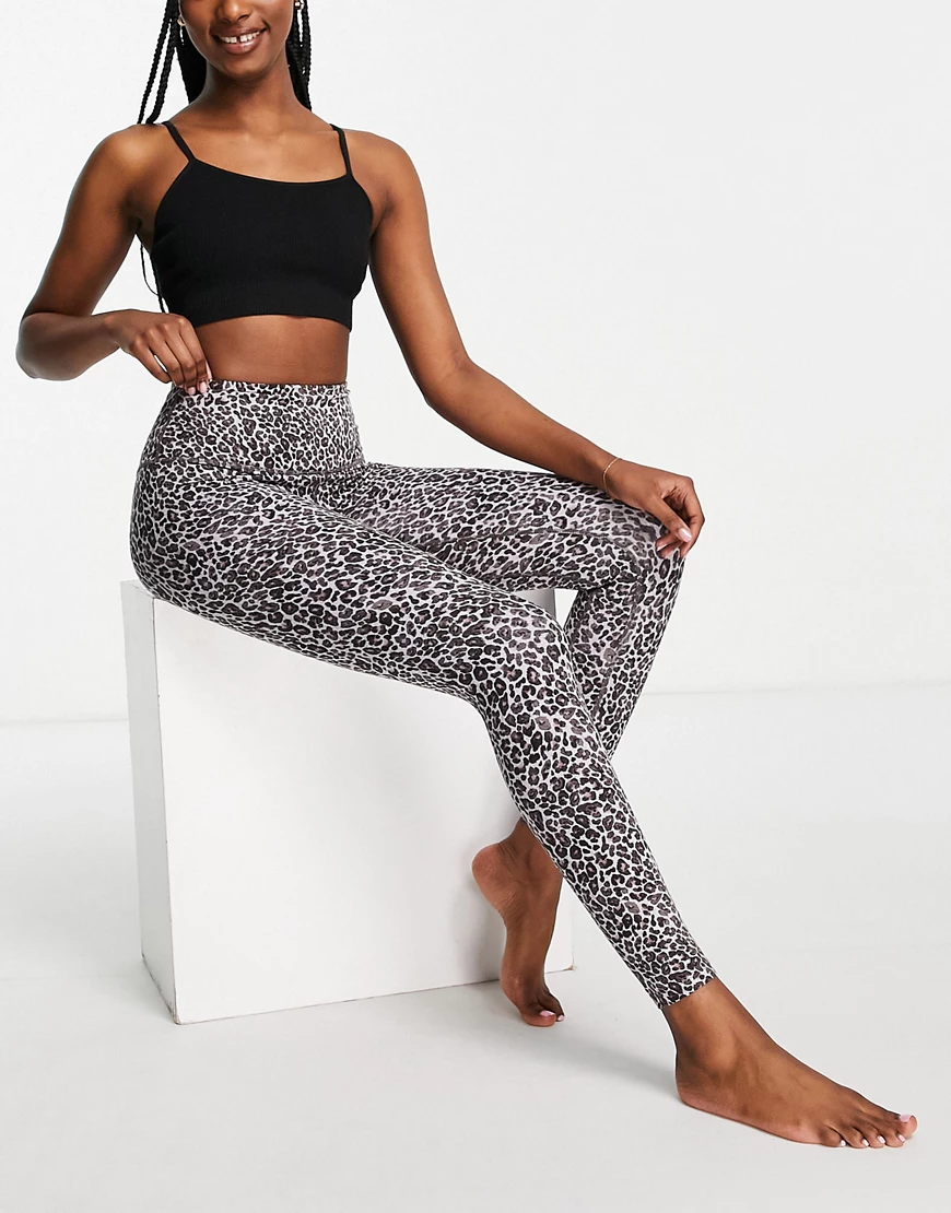 Varley – Let's move – Leggings mit hohem Bund und Leopardenmuster in Grau-M günstig online kaufen