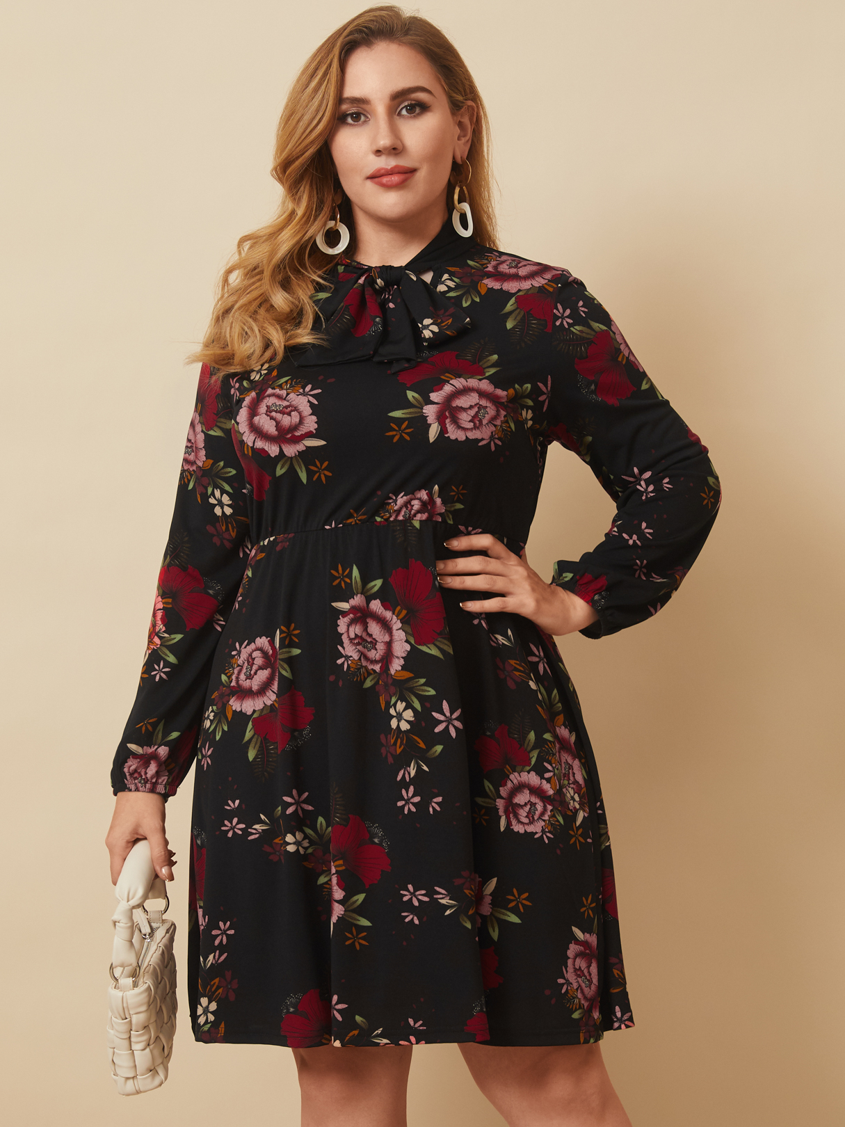 YOINS Plus Größe Blumendruck Bindedesign Lange Ärmel Mini Kleid günstig online kaufen