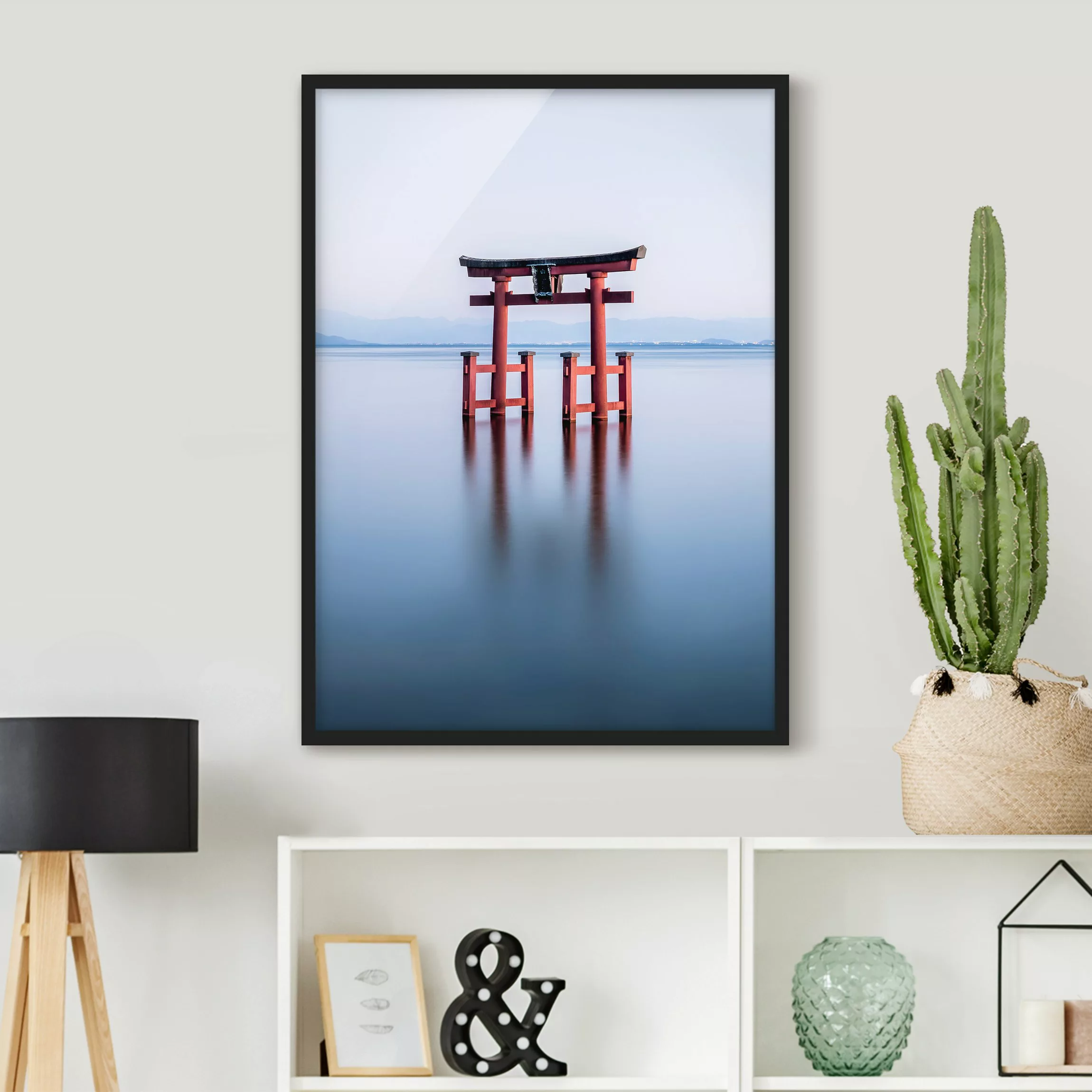 Bild mit Rahmen Torii im Wasser günstig online kaufen