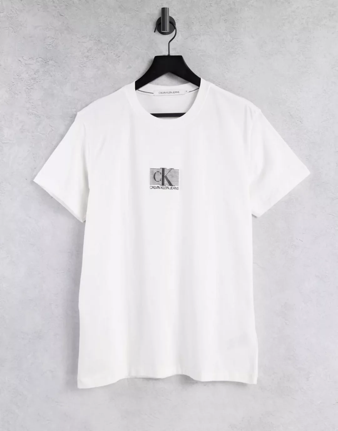 Calvin Klein Jeans – Weißes T-Shirt mit gestreiftem Box-Logo günstig online kaufen