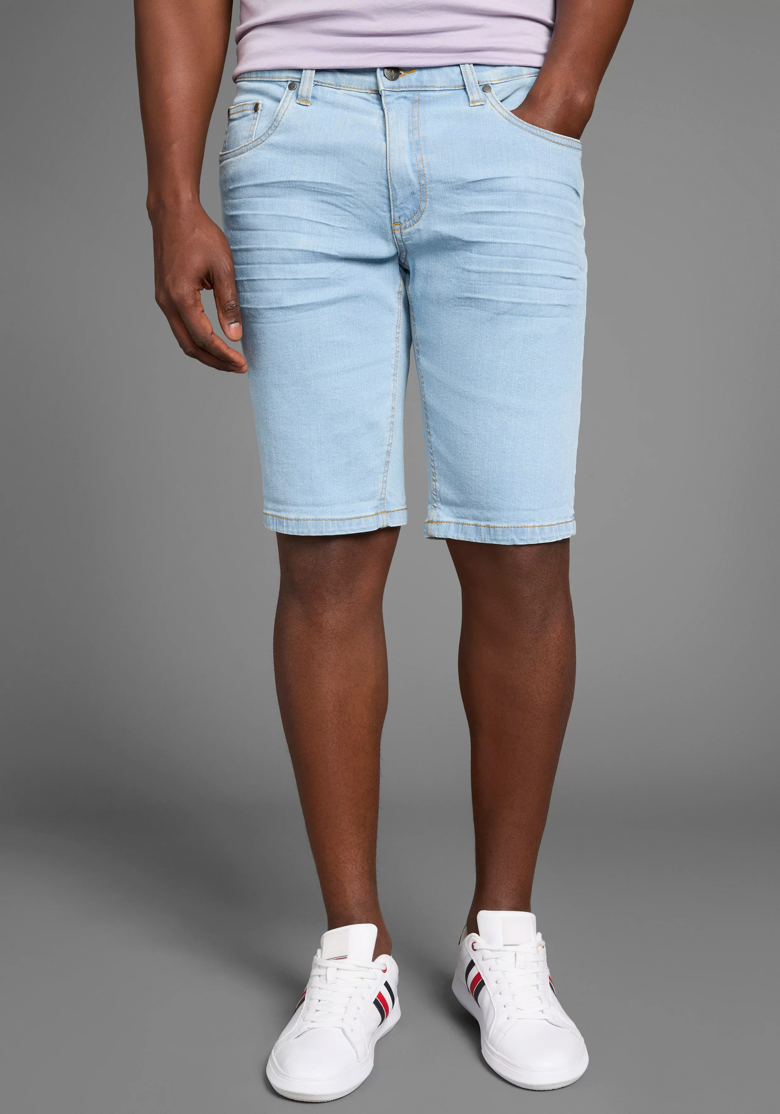 Arizona Jeansshorts, gerader Schnitt, knieumspielende Länge, niedrige Leibh günstig online kaufen