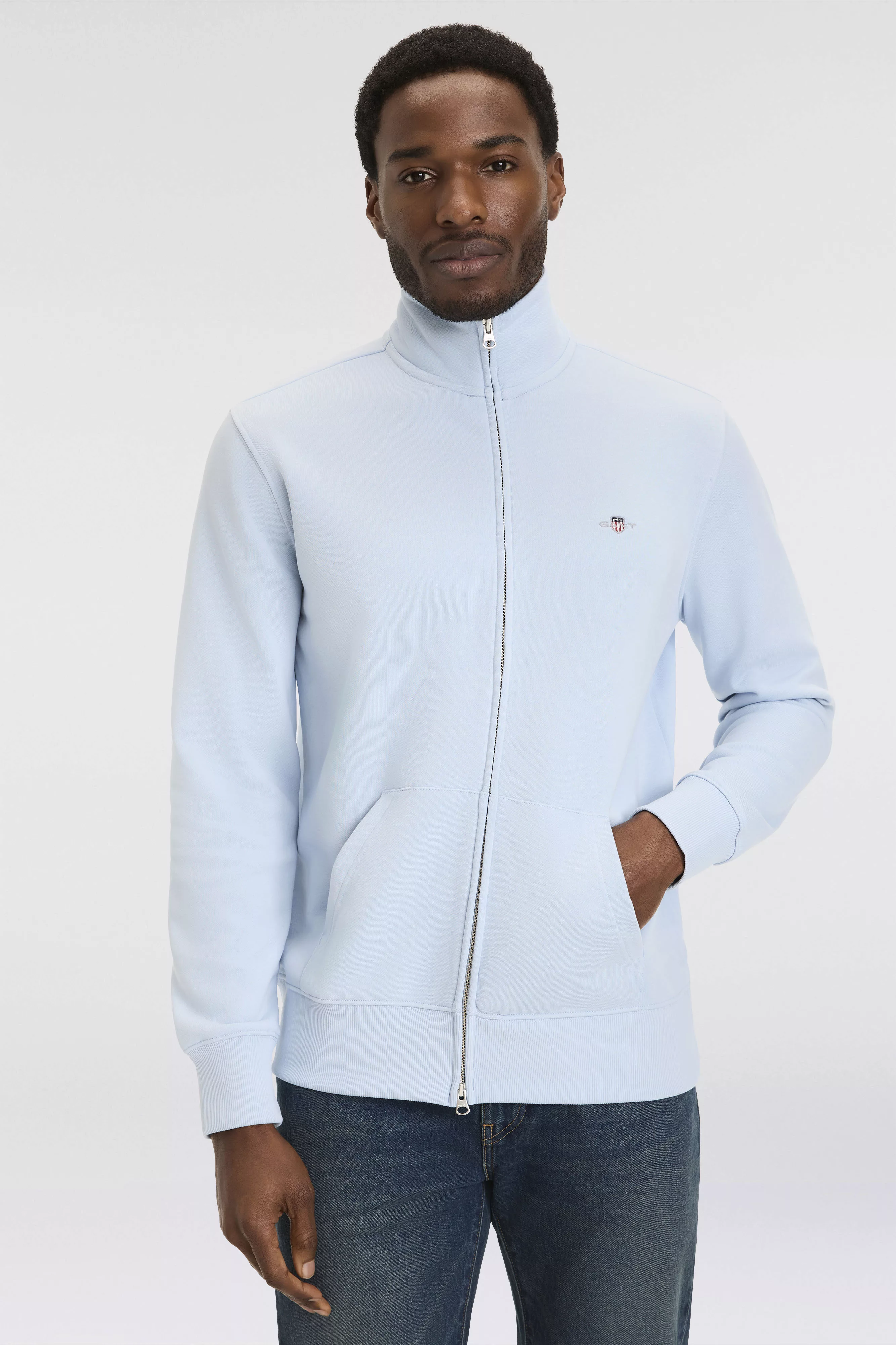 Gant Sweatjacke "REG SHIELD FULL ZIP SWEAT", mit Logostickerei auf der Brus günstig online kaufen