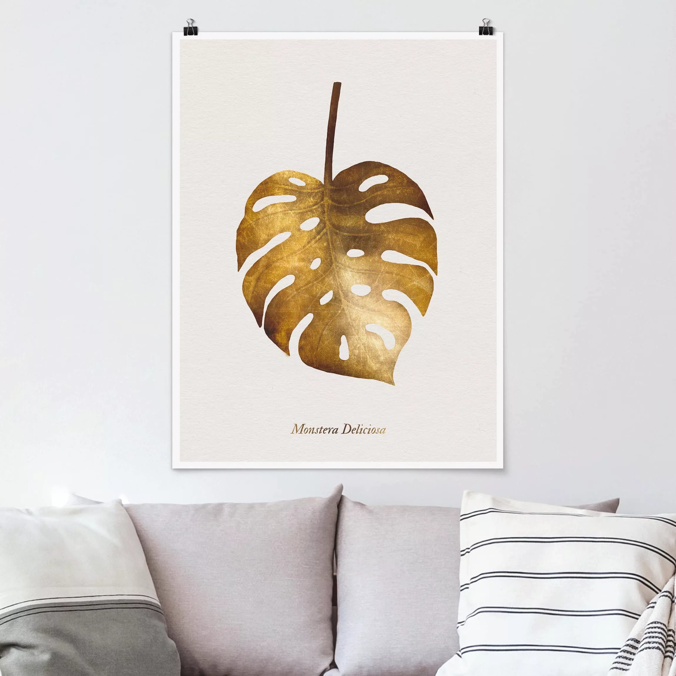 Poster Blumen - Hochformat Gold - Monstera günstig online kaufen