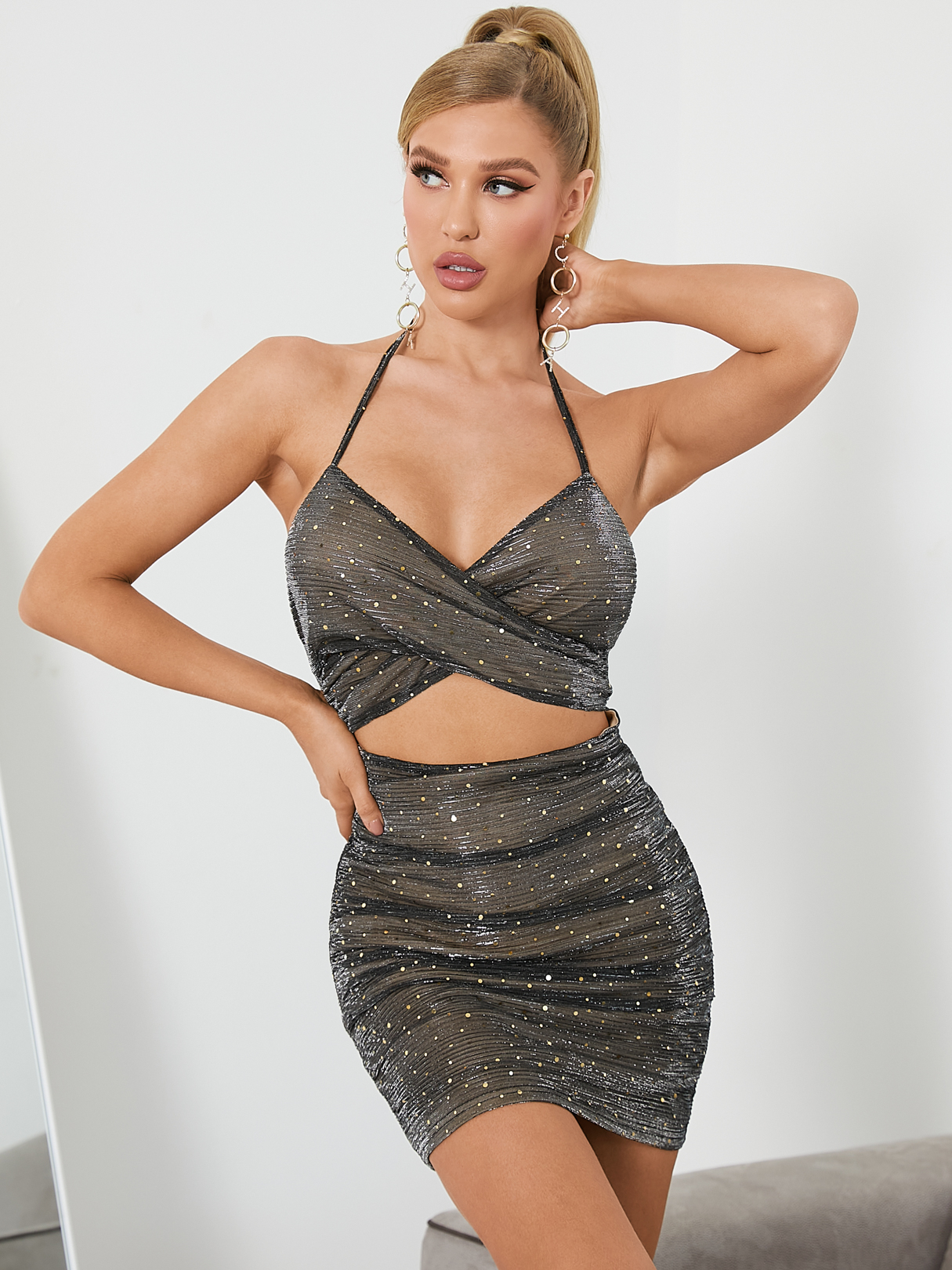 YOINS Glitter Self Tie Neckholder Backless Crossed Front Design Mini Kleid günstig online kaufen