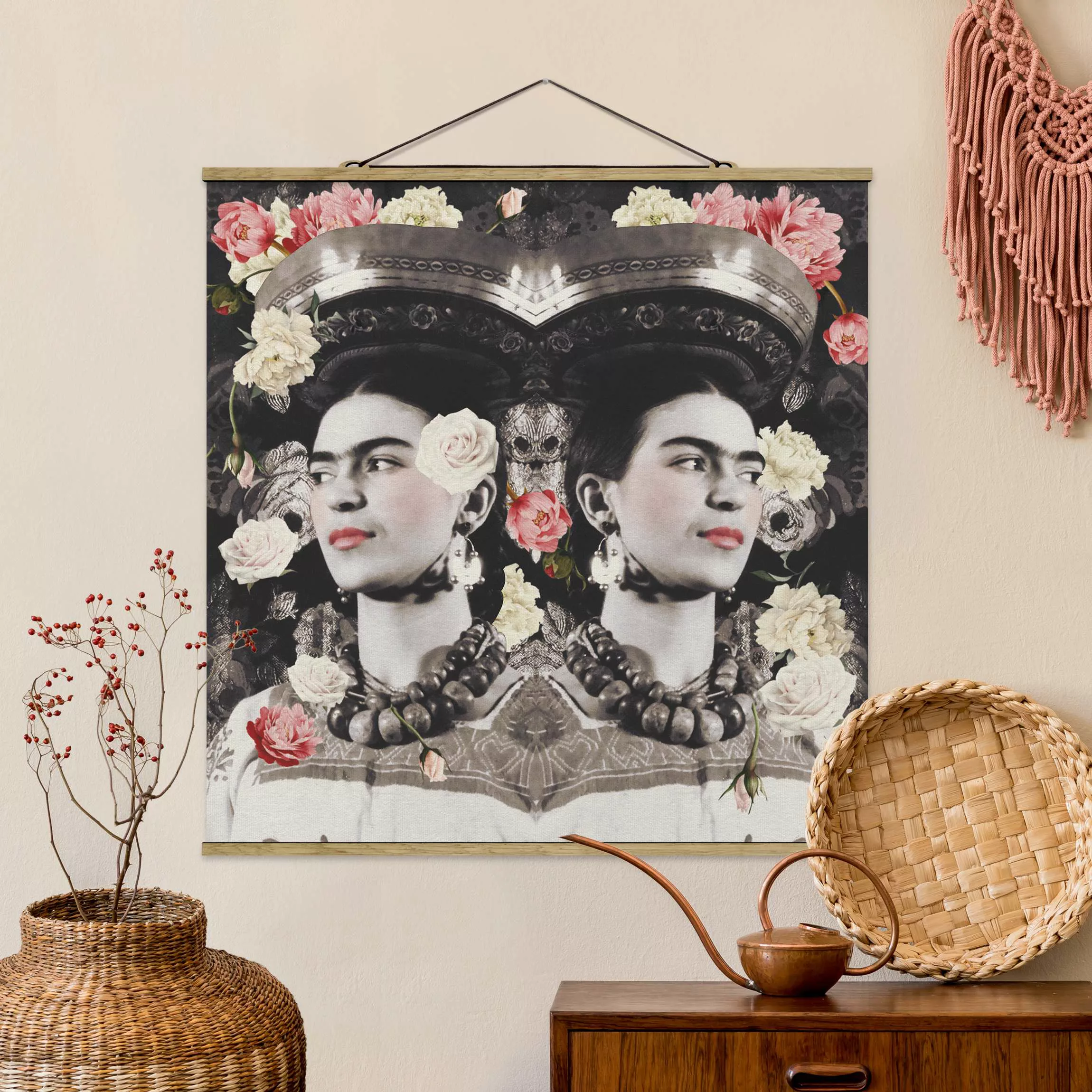 Stoffbild Blumen mit Posterleisten - Quadrat Frida Kahlo - Blumenflut günstig online kaufen