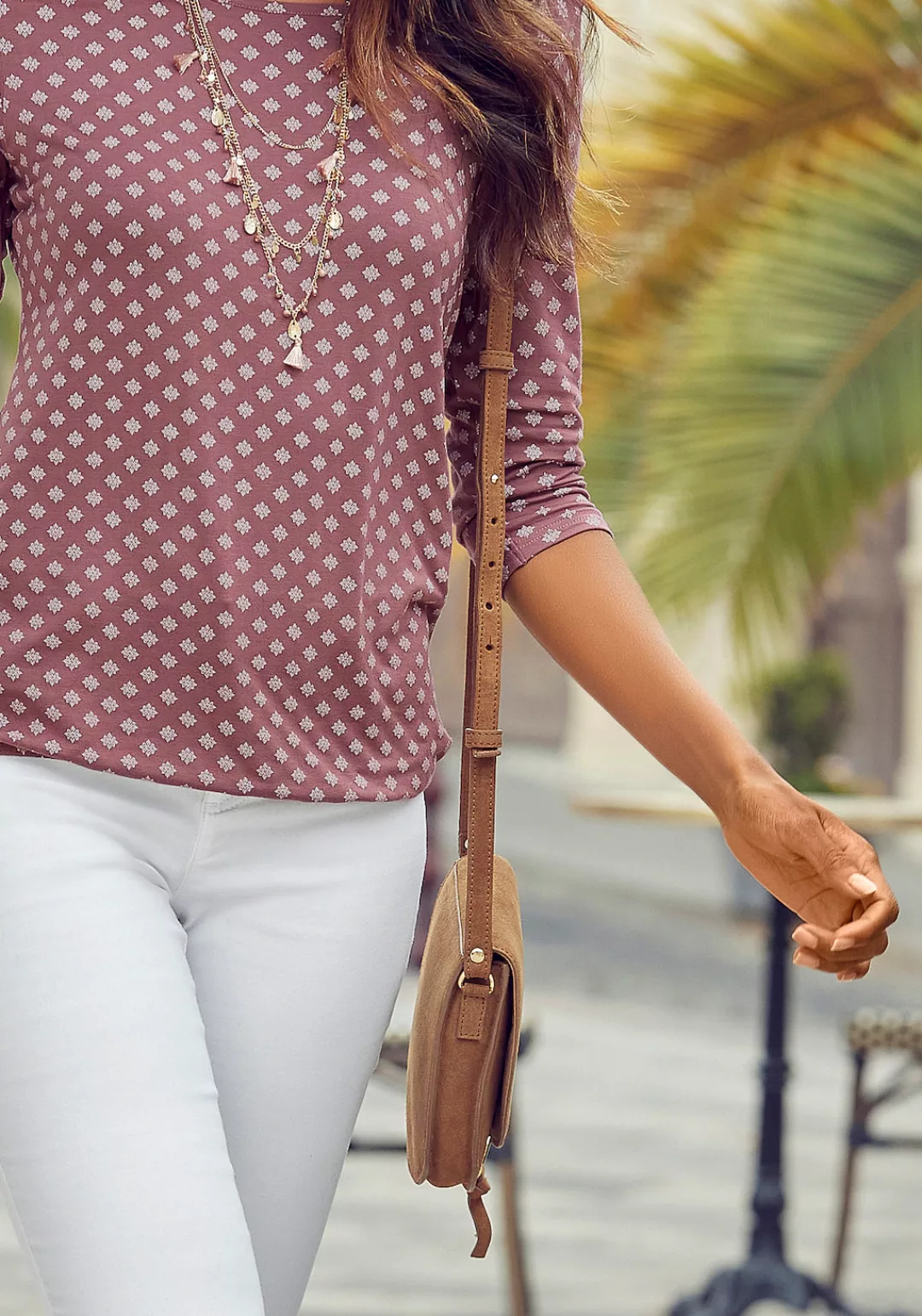 LASCANA Umhängetasche, aus Leder, Handtasche im Western-Look mit goldfarben günstig online kaufen