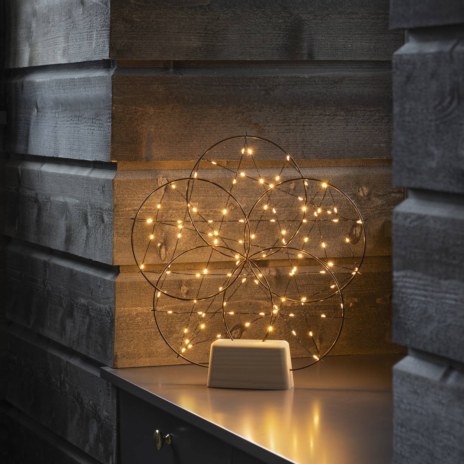 LED-Dekoleuchte 5 kleine Ringe, mit Holzfuß günstig online kaufen