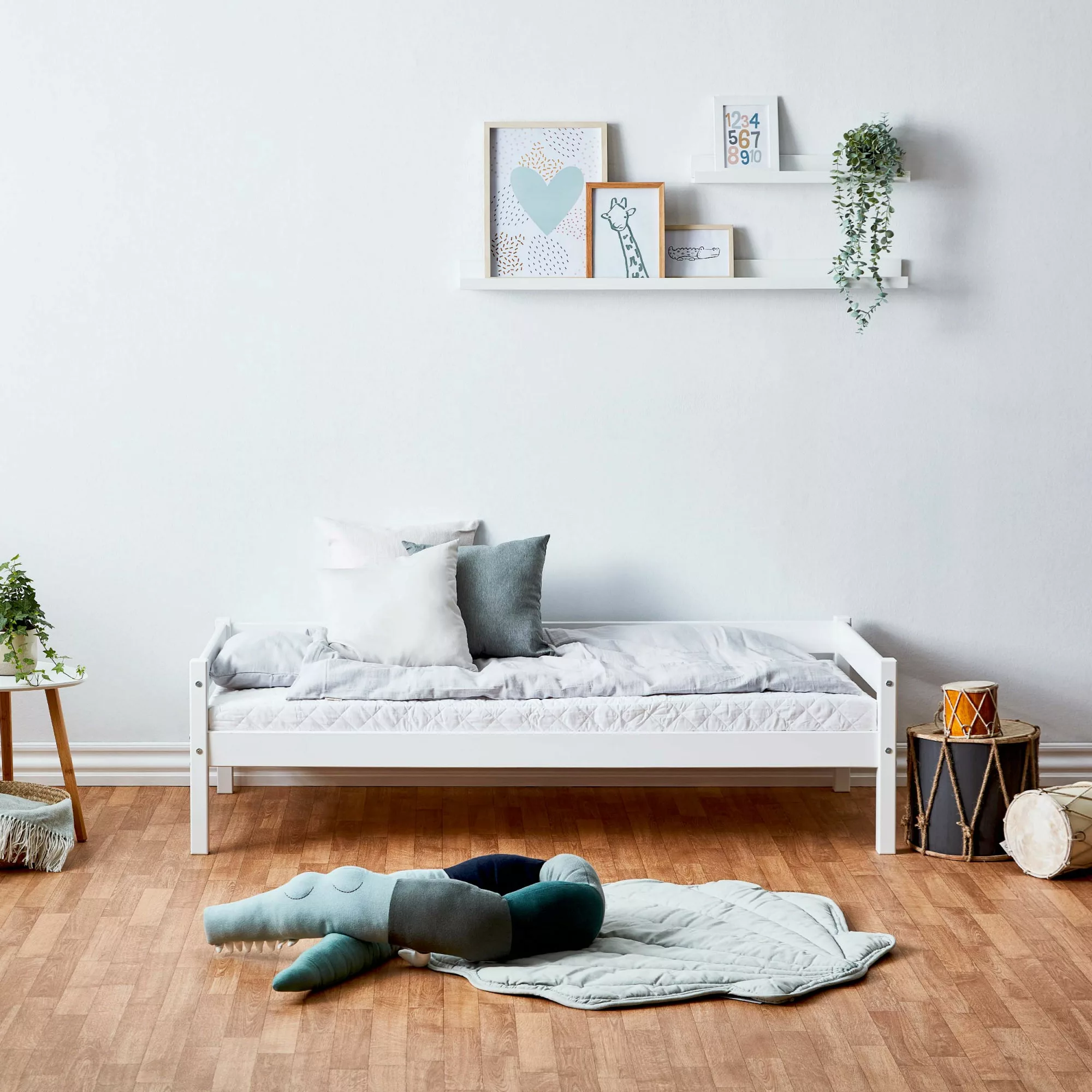 Lüttenhütt Jugendbett »ECO One«, Kinderbett mit Rausfallschutz und Leiter, günstig online kaufen