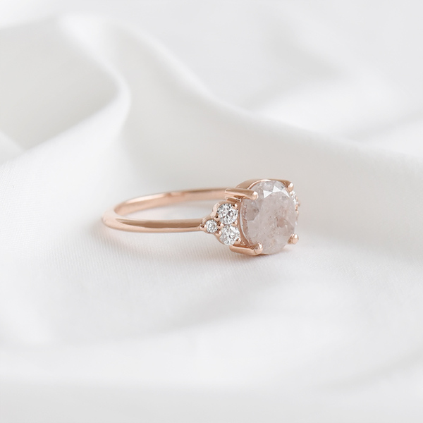 Goldener Ring Mit Einem Salt And Pepper Diamanten Agathe günstig online kaufen