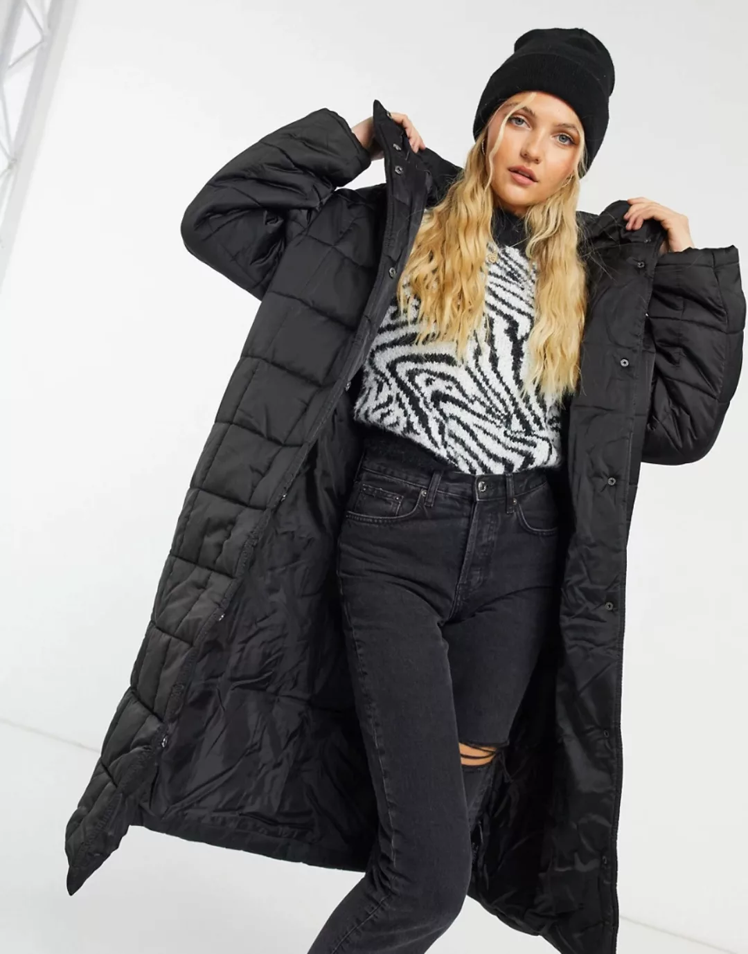 ASOS DESIGN – Maxi-Steppmantel aus schwarzem Satin günstig online kaufen