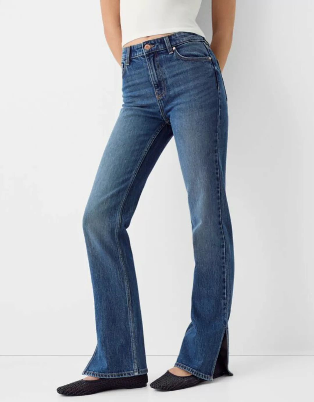 Bershka Bequeme Jeans-Schlaghose Mit Seitlichem Schlitz Damen 32 Blau günstig online kaufen