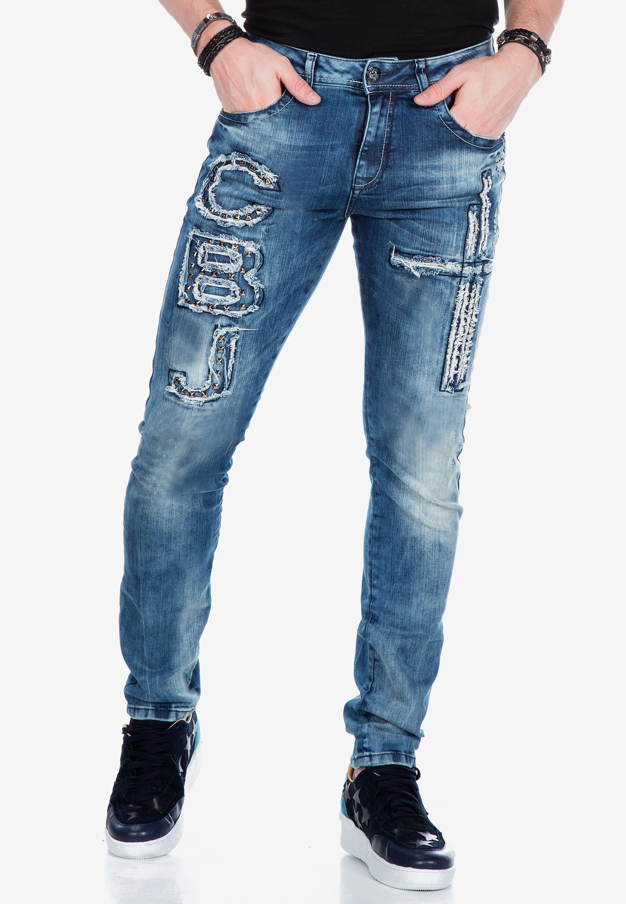 Cipo & Baxx Slim-fit-Jeans, mit Nieten und Aufnäher in Straight Fit günstig online kaufen