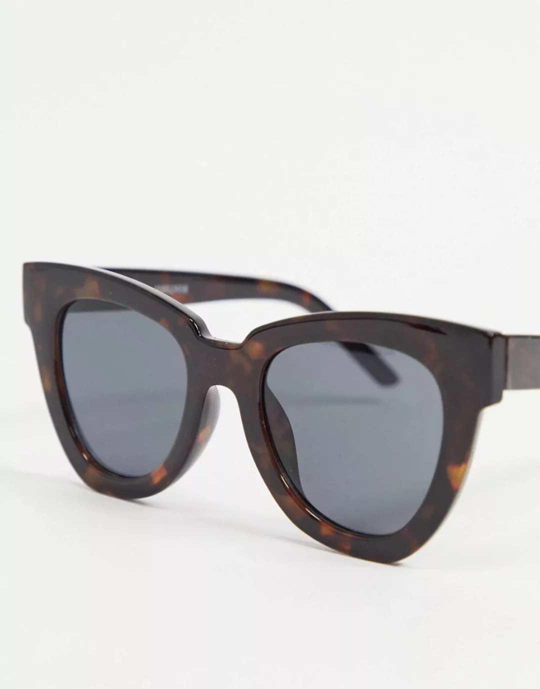 ASOS DESIGN – Breite, ausgestellte Cat-Eye-Sonnenbrille mit recyceltem Rahm günstig online kaufen
