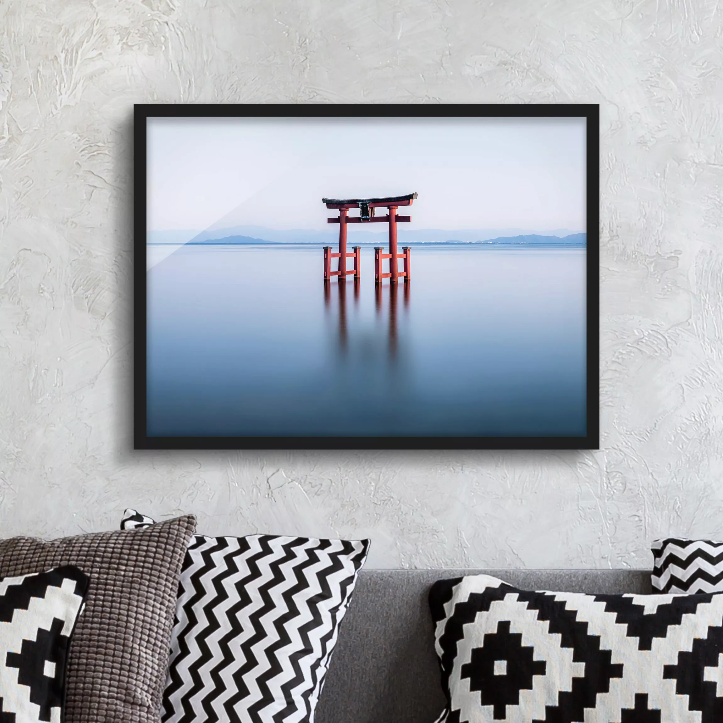 Bild mit Rahmen Torii im Wasser günstig online kaufen