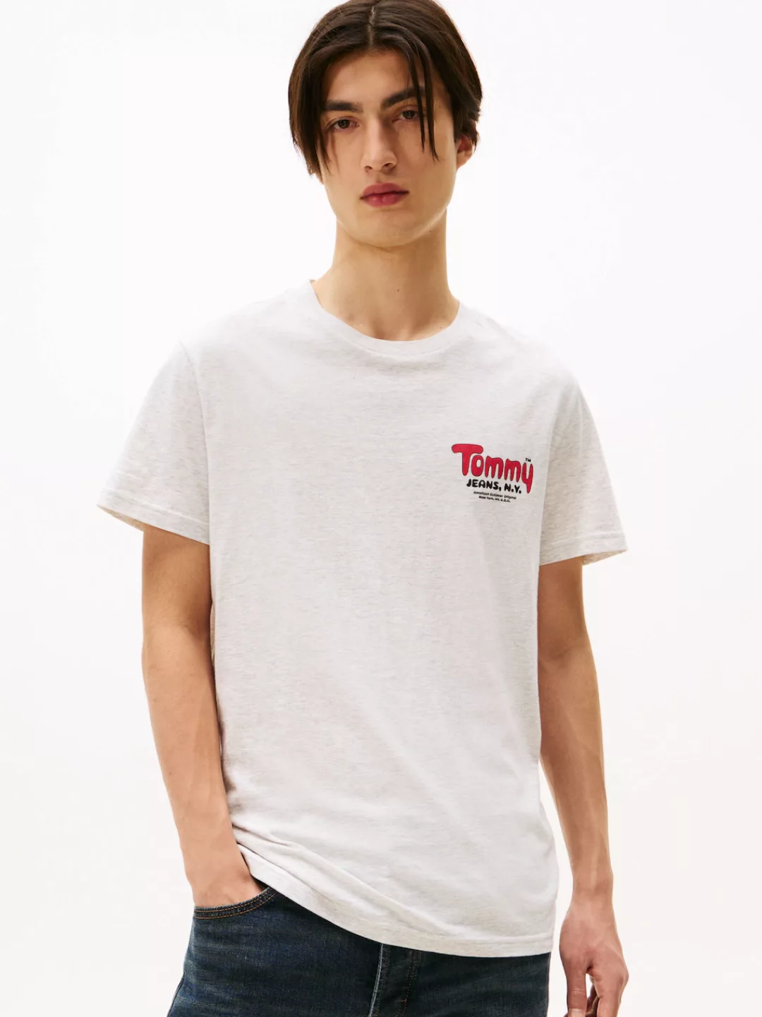 Tommy Jeans T-Shirt "FONT PLAY TEE", Slim fit mit Rundhalsausschnitt günstig online kaufen