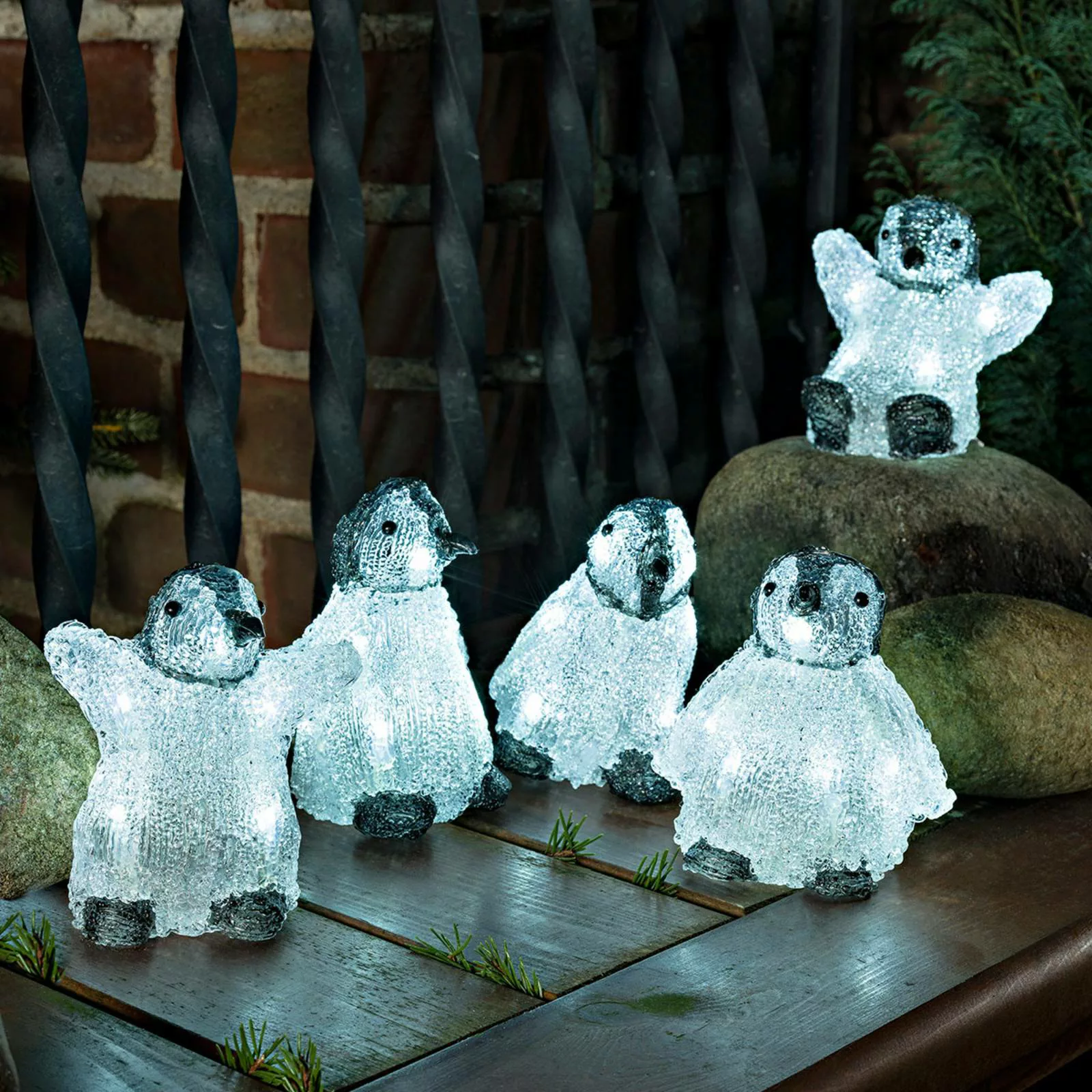 Fünferset LED-Acryl-Leuchtfiguren Babypinguine günstig online kaufen