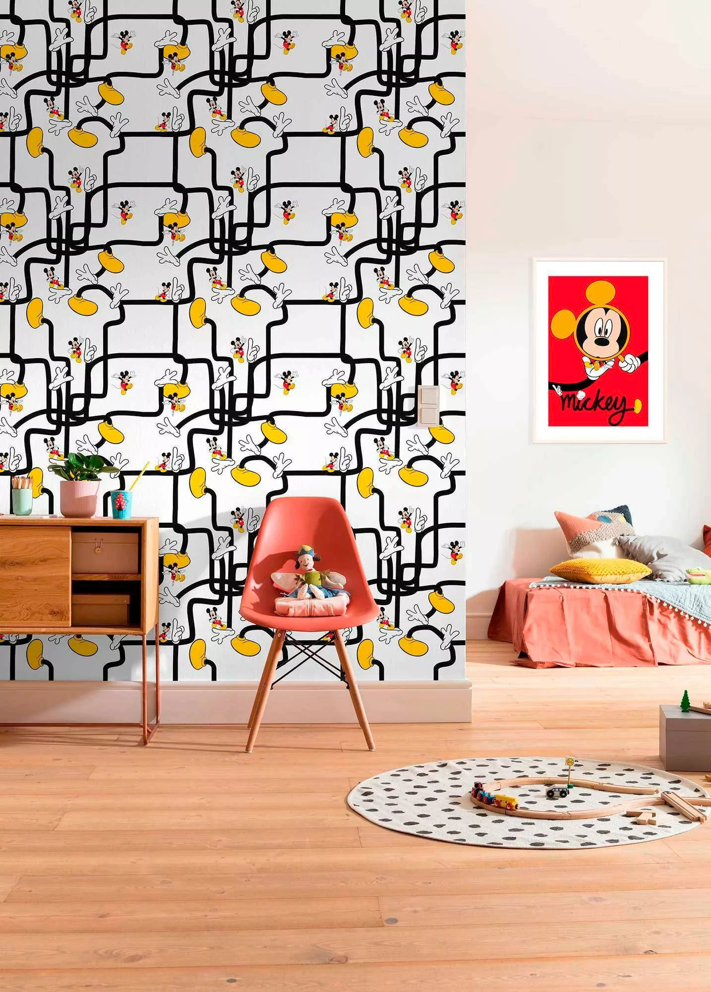 KOMAR Vlies Fototapete - Mickey Mouse Foot Labyrinth - Größe 200 x 280 cm m günstig online kaufen