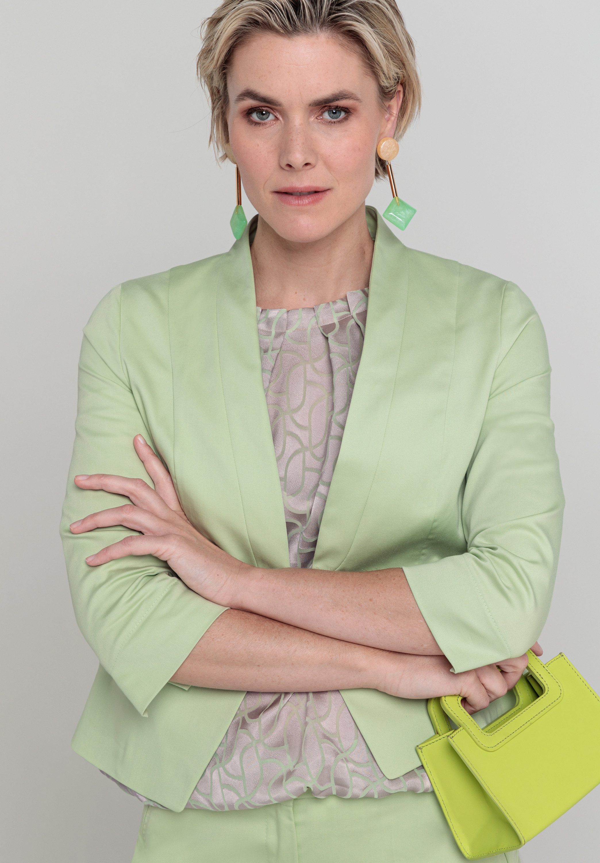 bianca Kurzblazer ABBY in moderner Länge günstig online kaufen