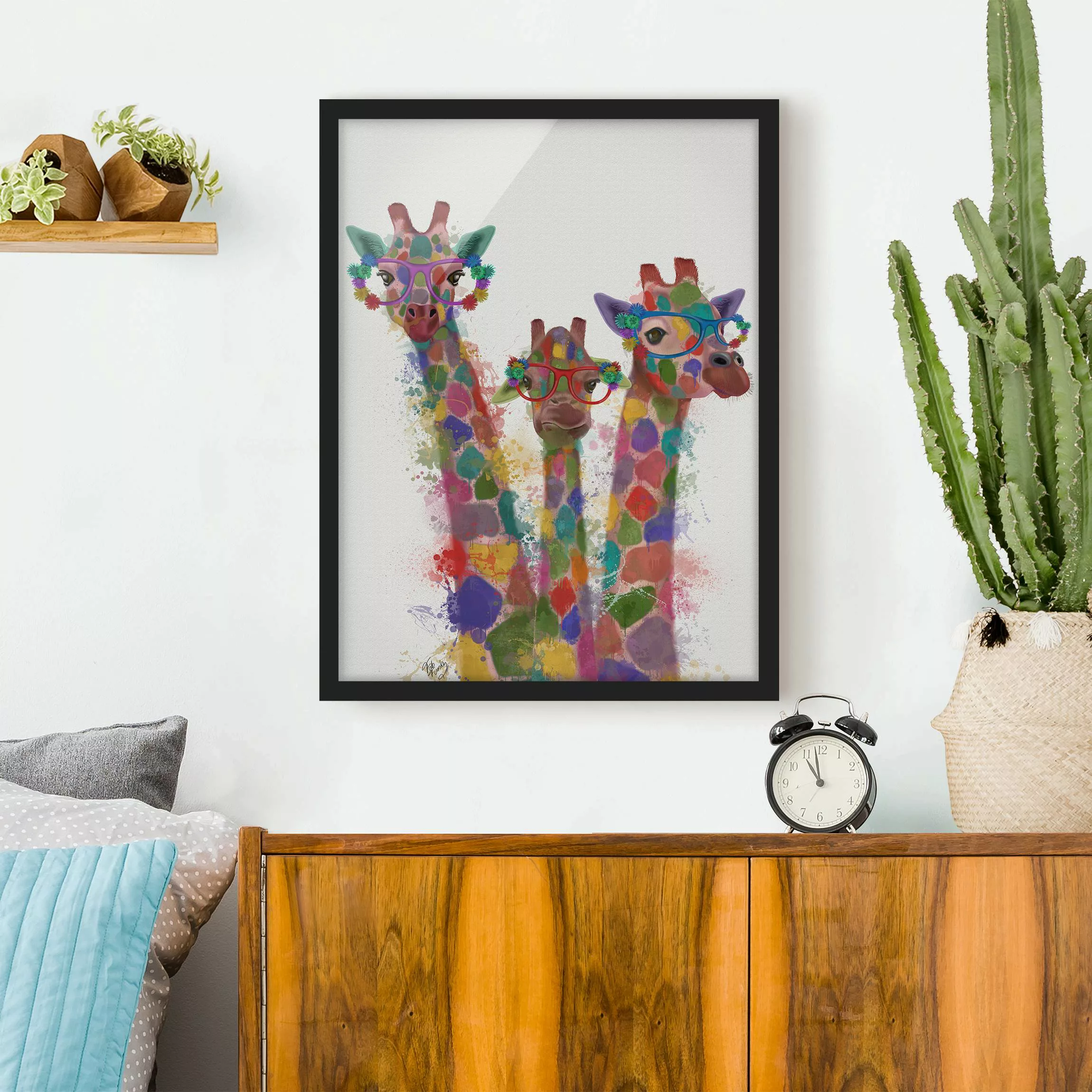 Bild mit Rahmen Kinderzimmer - Hochformat Regenbogen Splash Giraffen-Trio günstig online kaufen