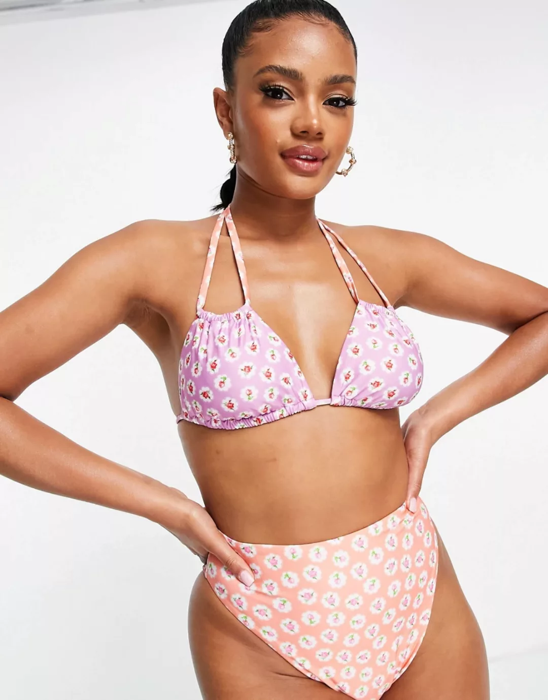 ASOS DESIGN – Neckholder-Bikinioberteil mit Blümchenmuster-Mix-Mehrfarbig günstig online kaufen