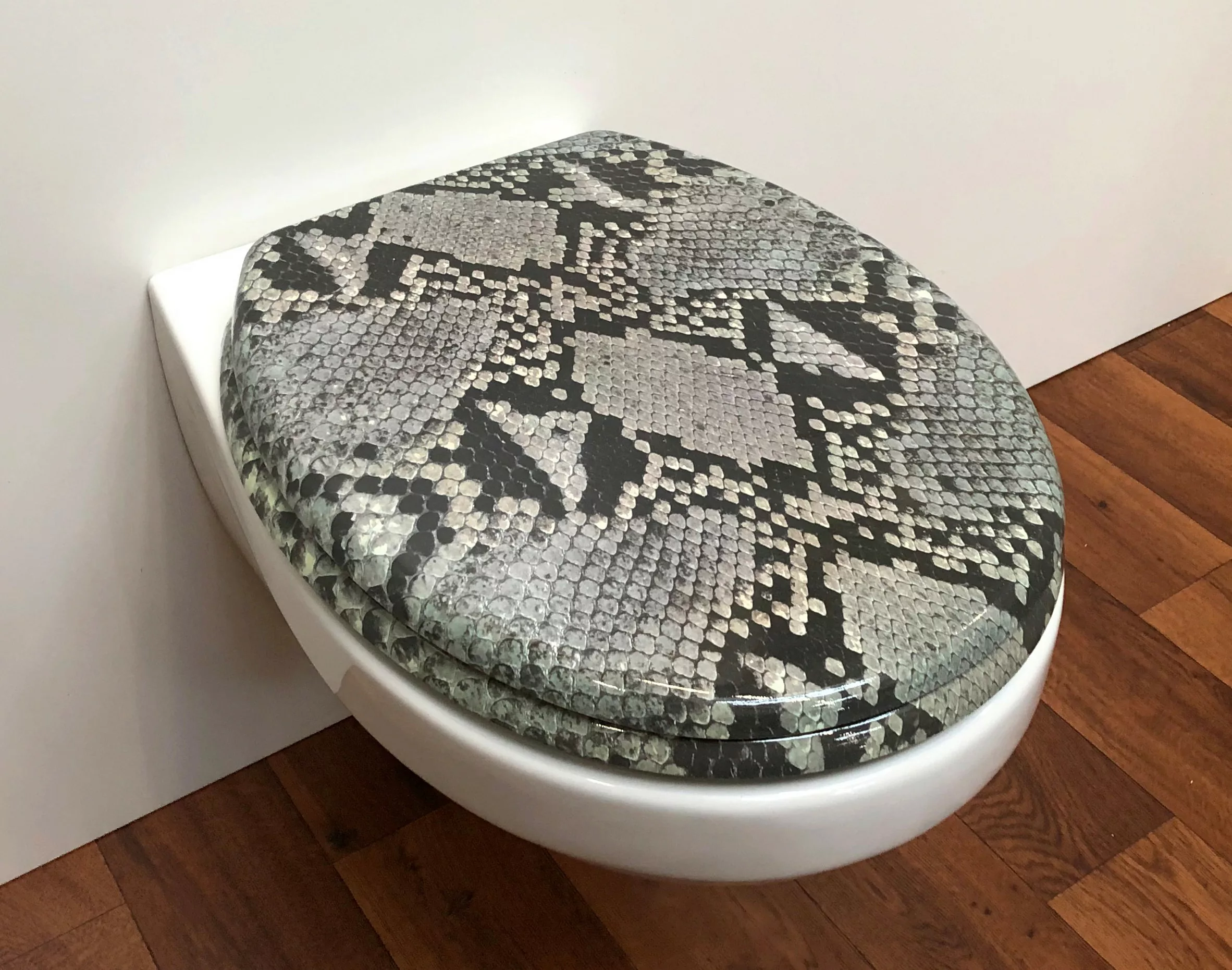 ADOB WC-Sitz "Schlange", mit messingverchromten Scharnieren günstig online kaufen