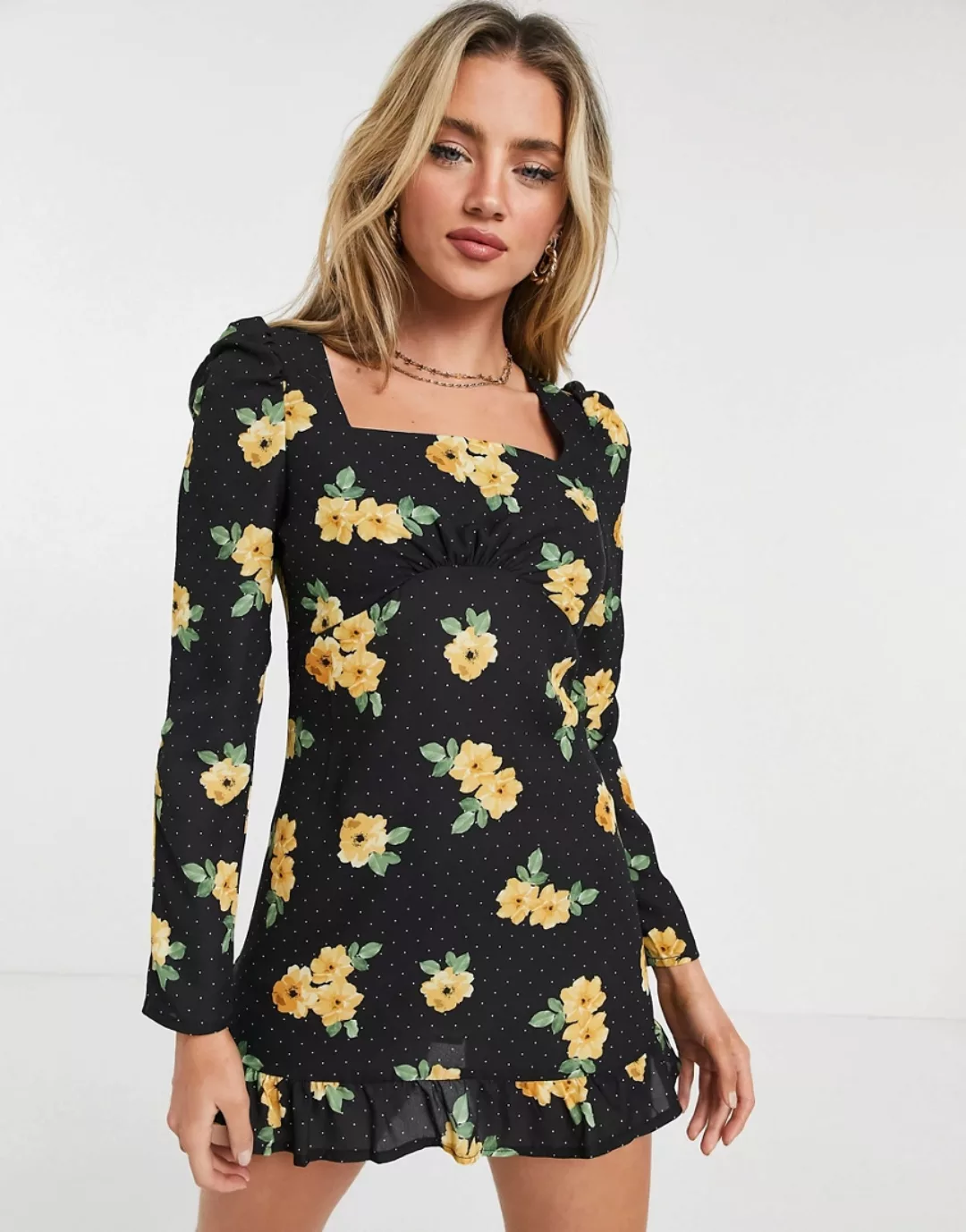 Miss Selfridge – Schwarzes Minikleid mit eckigem Ausschnitt und Blumenmuste günstig online kaufen