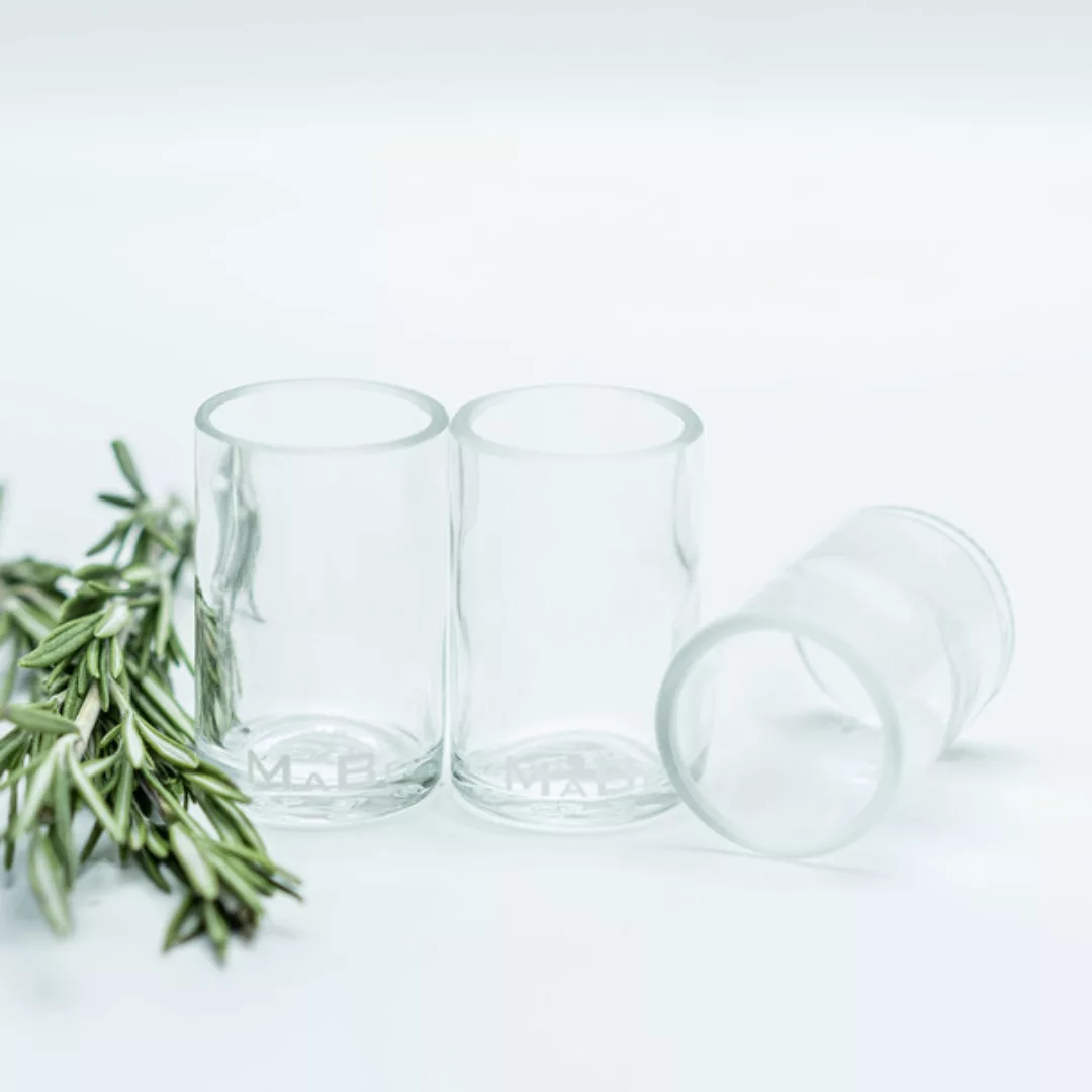 Schnapsglas Aus Der Miniaturflasche günstig online kaufen
