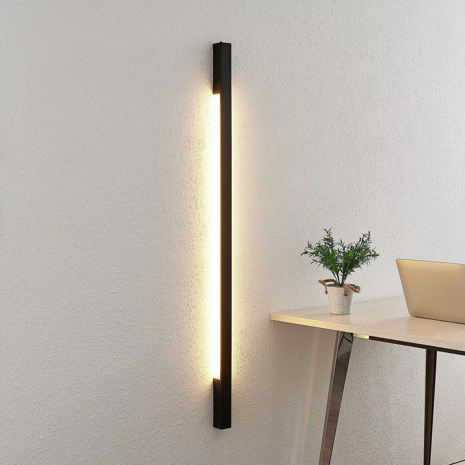 Arcchio Ivano LED-Wandleuchte, 130 cm, schwarz günstig online kaufen