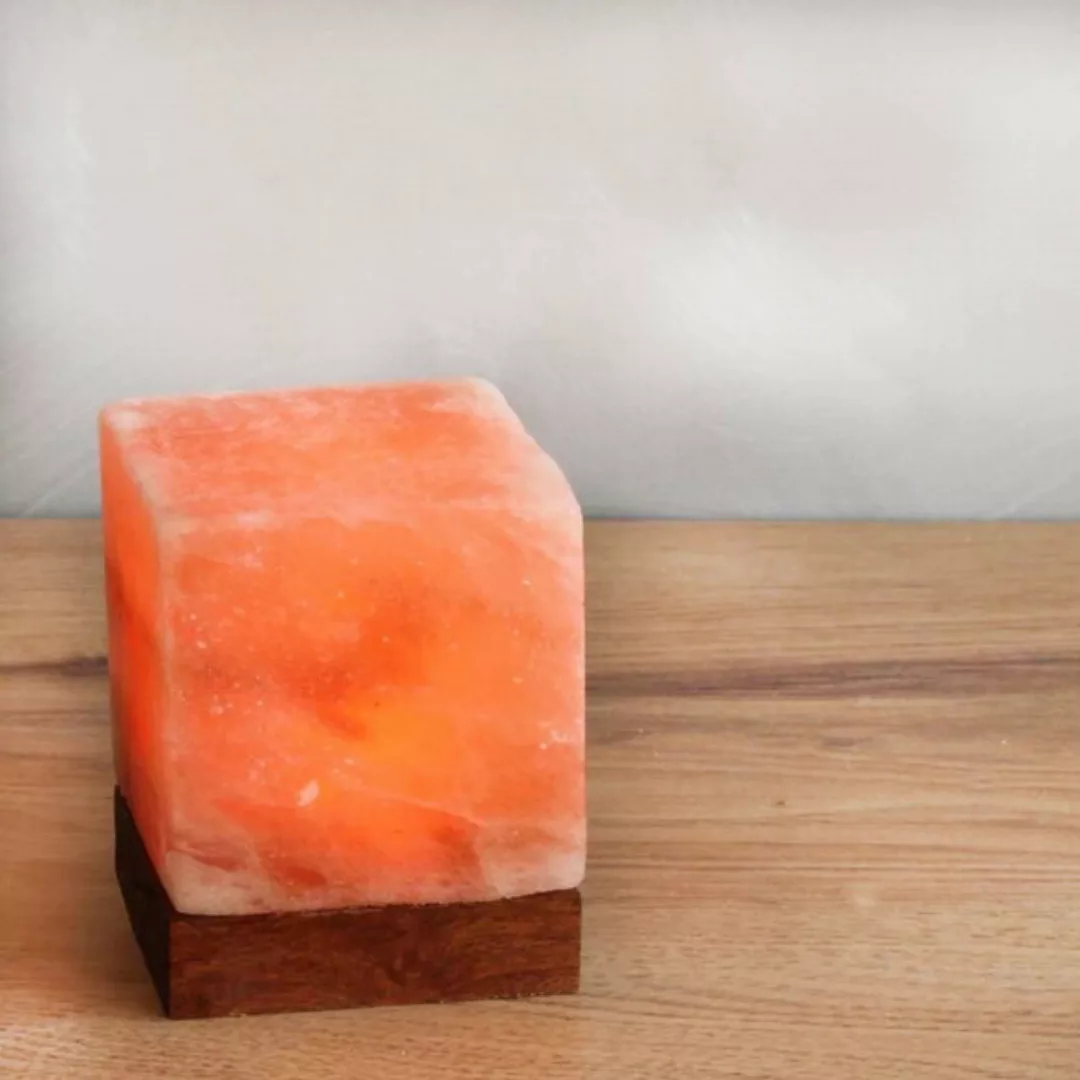 Tischleuchte Aus Salzkristall Led Kubus günstig online kaufen