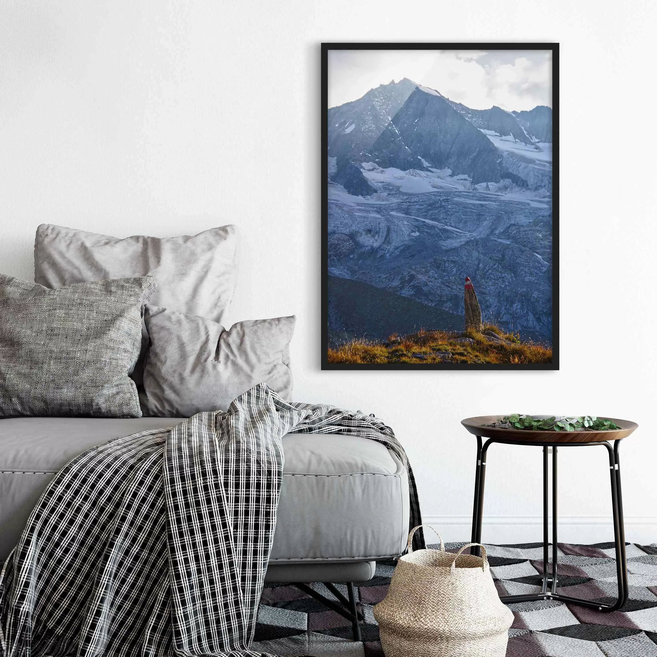 Bild mit Rahmen Wegmarkierung in den Alpen günstig online kaufen