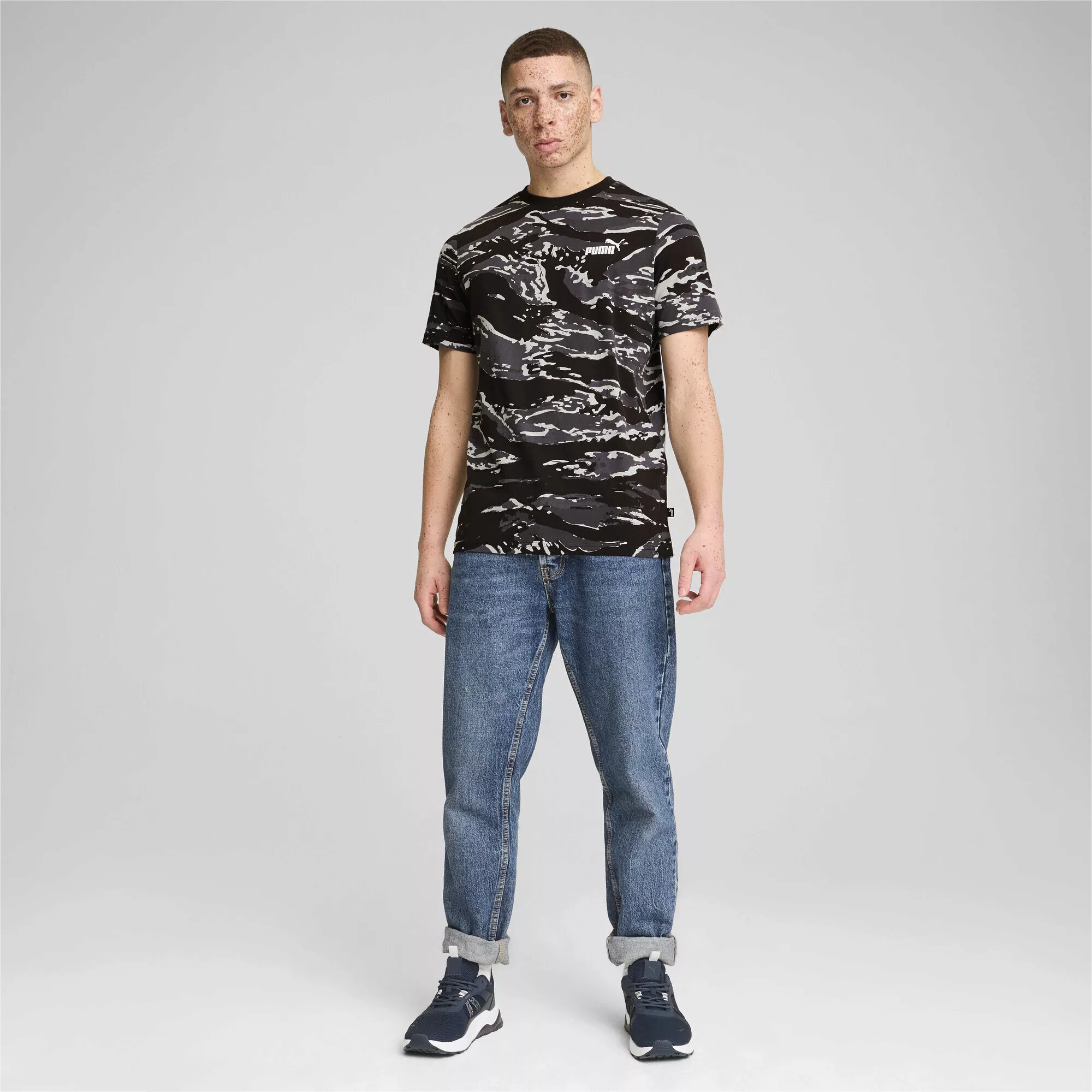 PUMA T-Shirt "ESS+ CAMO Graphic T-Shirt Herren" günstig online kaufen