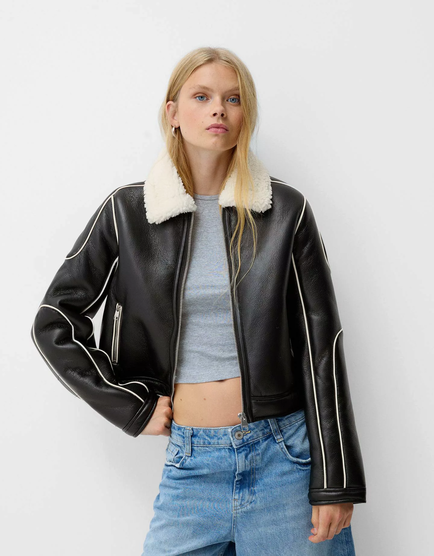 Bershka Doubleface-Jacke Aus Kunstleder Damen S Schwarz günstig online kaufen