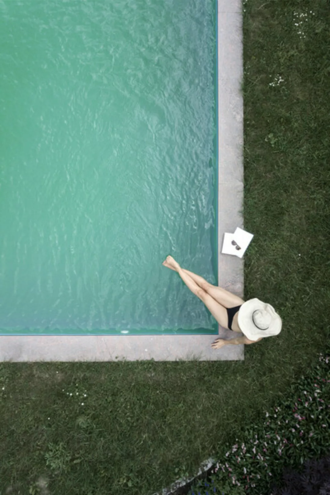 Poster / Leinwandbild - Summer At The Pool günstig online kaufen