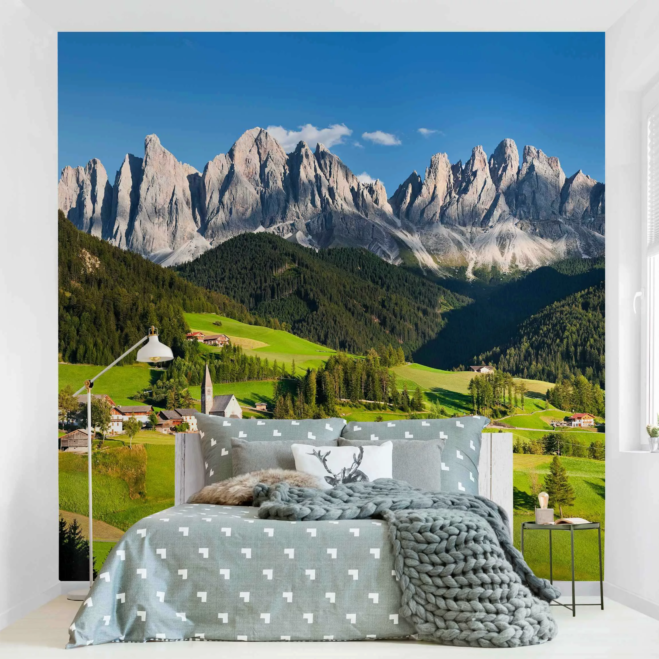 Bilderwelten Fototapete Geislerspitzen in Südtirol grün Gr. 192 x 192 günstig online kaufen