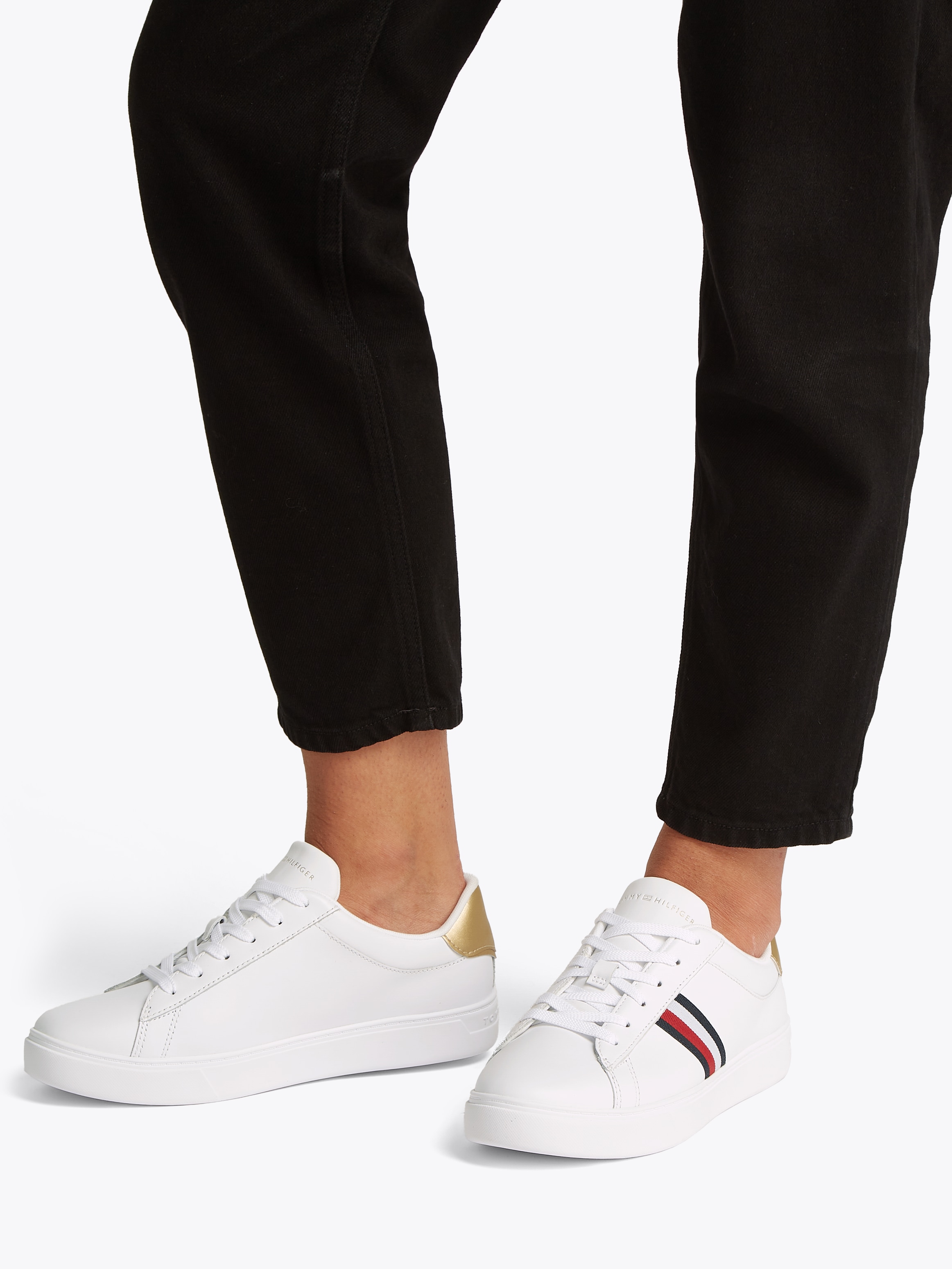 Tommy Hilfiger Plateausneaker "ESSENTIAL COURT SNEAKER STRPS", Freizeitschu günstig online kaufen