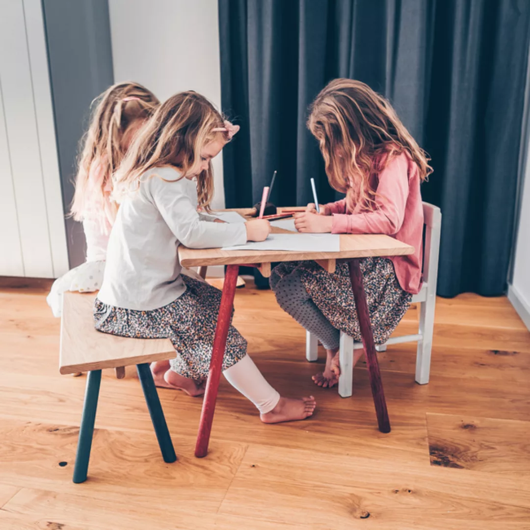 Kindertisch-set Aus Holz Piepmatz - Wunderschöner Spieltisch Für Kinder günstig online kaufen