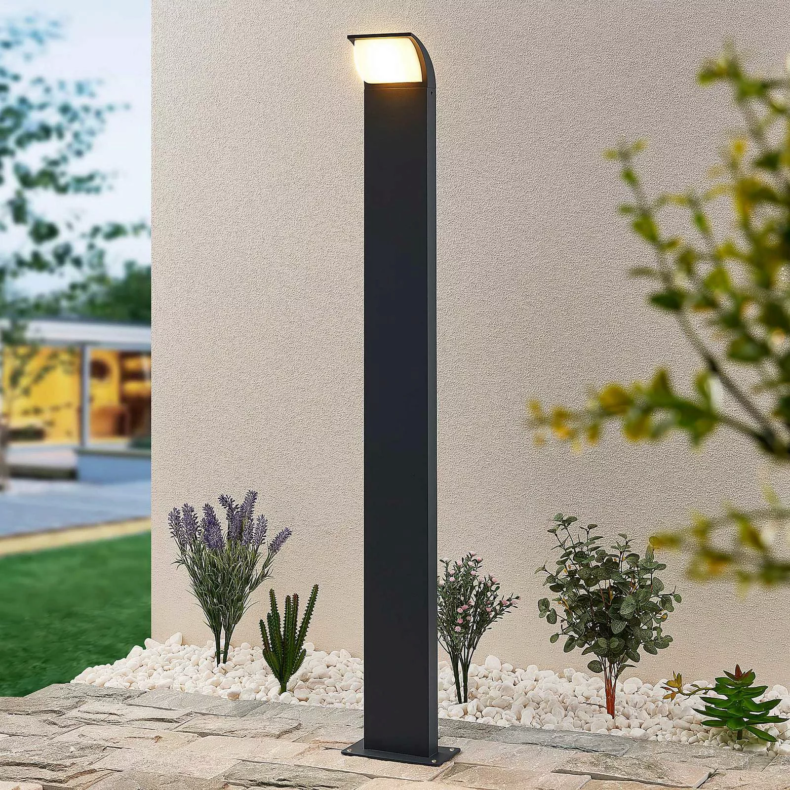 Lucande Tinna LED-Wegeleuchte, 100 cm günstig online kaufen