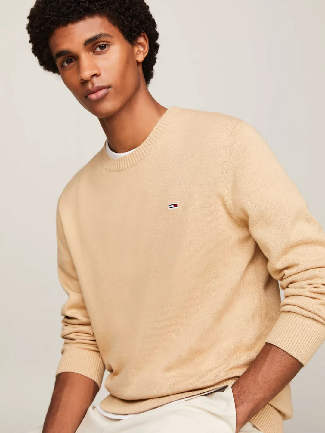 Tommy Jeans Rundhalspullover TJM SLIM ESSENTIAL LIGHT SWEATER mit Flag-Patc günstig online kaufen