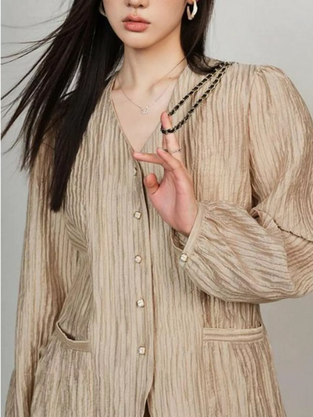 RUZU UG Blusentop Hemdbluse Strukturiertes Retro-Stil V-Ausschnitt Damen günstig online kaufen