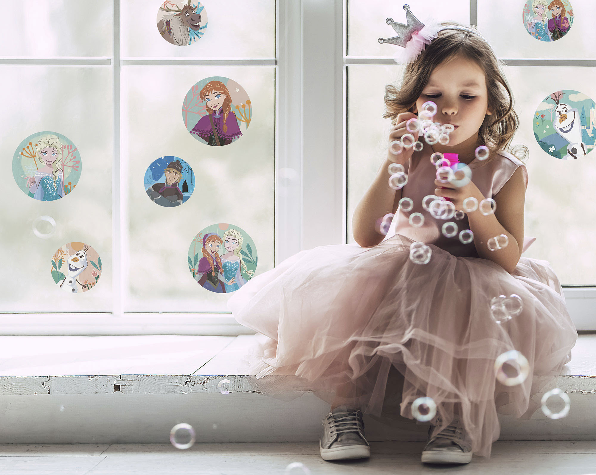 Komar Fenstersticker "Fenstersticker - Frozen Royal Bubbles - Größe 30 x 30 günstig online kaufen