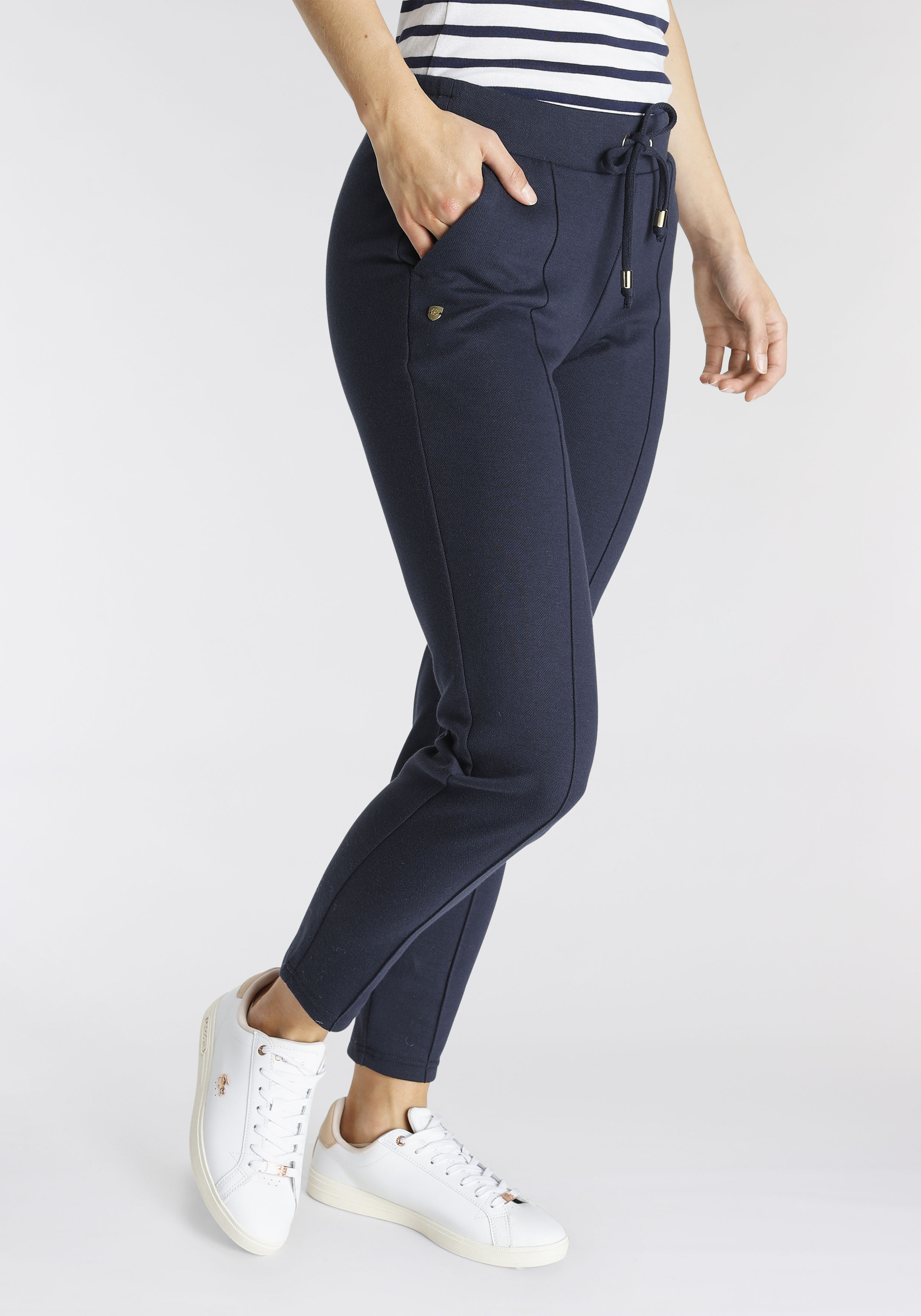 DELMAO Jogger Pants, mit trendigen Ziernähten & elastischem Bund - NEUE MAR günstig online kaufen