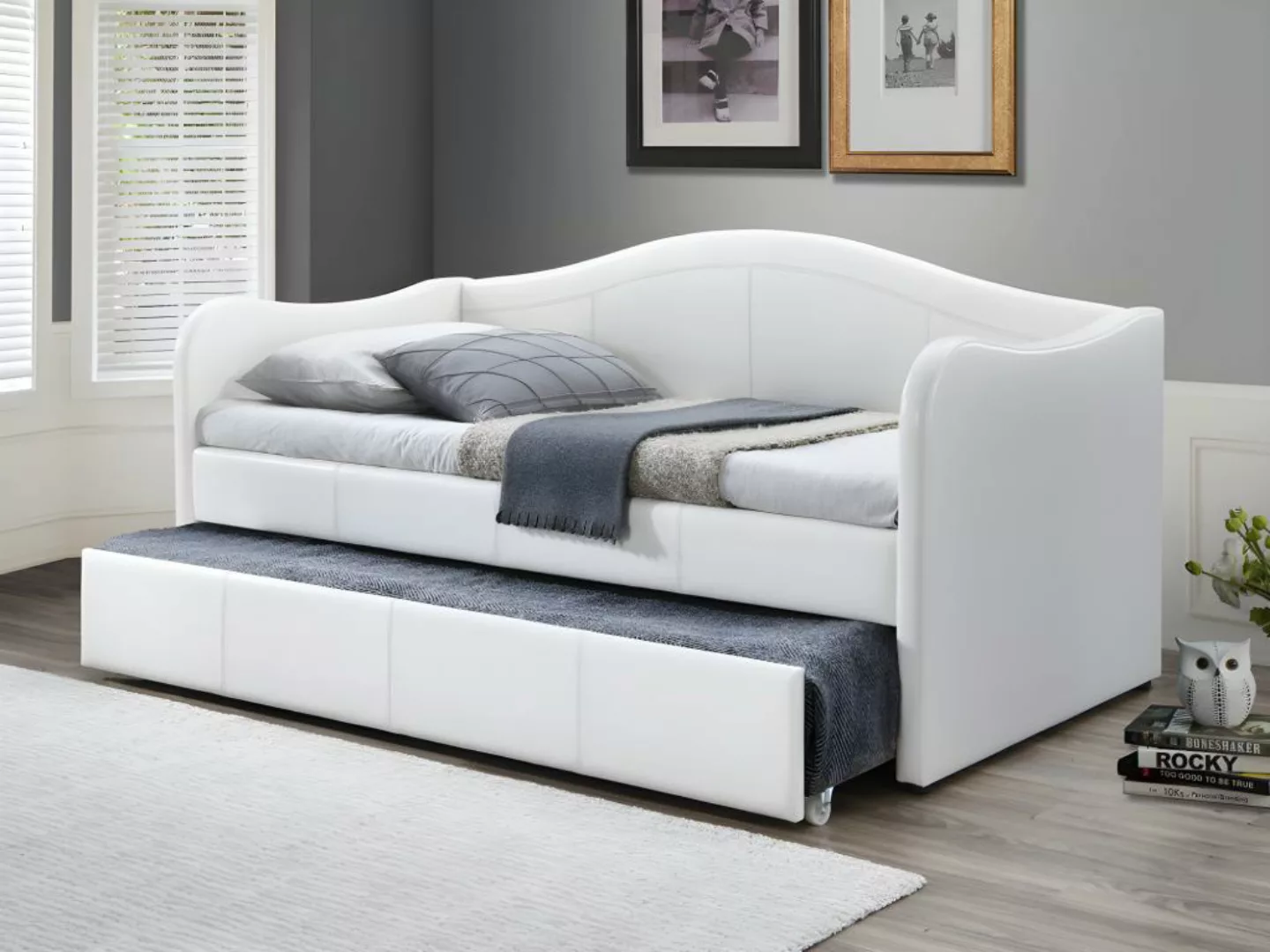 Ausziehbett mit Matratze - 2 x 90 x 190 cm - Kunstleder - Weiß - MATHILDE günstig online kaufen